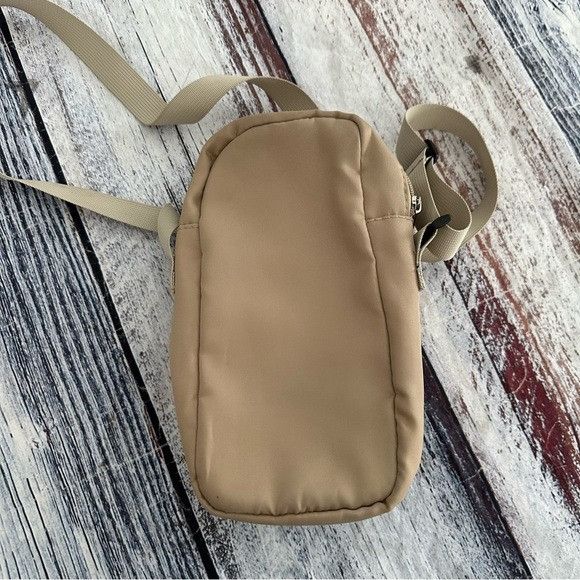 Fabletics Fabletics Beige Nylon Purse Bag Size ONE SIZE - 3 Thumbnail