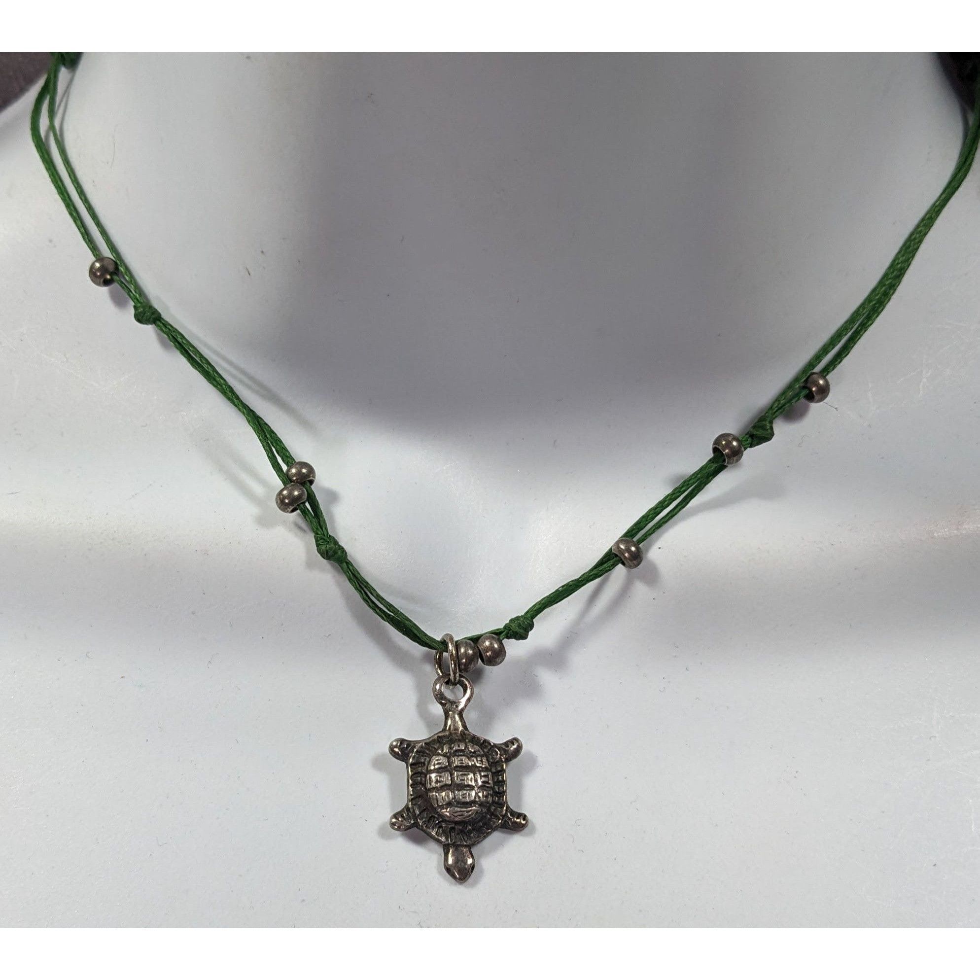 Other Minimalist Beachy Green And Silver Tone Turtle Necklace Size ONE SIZE - 4 Thumbnail