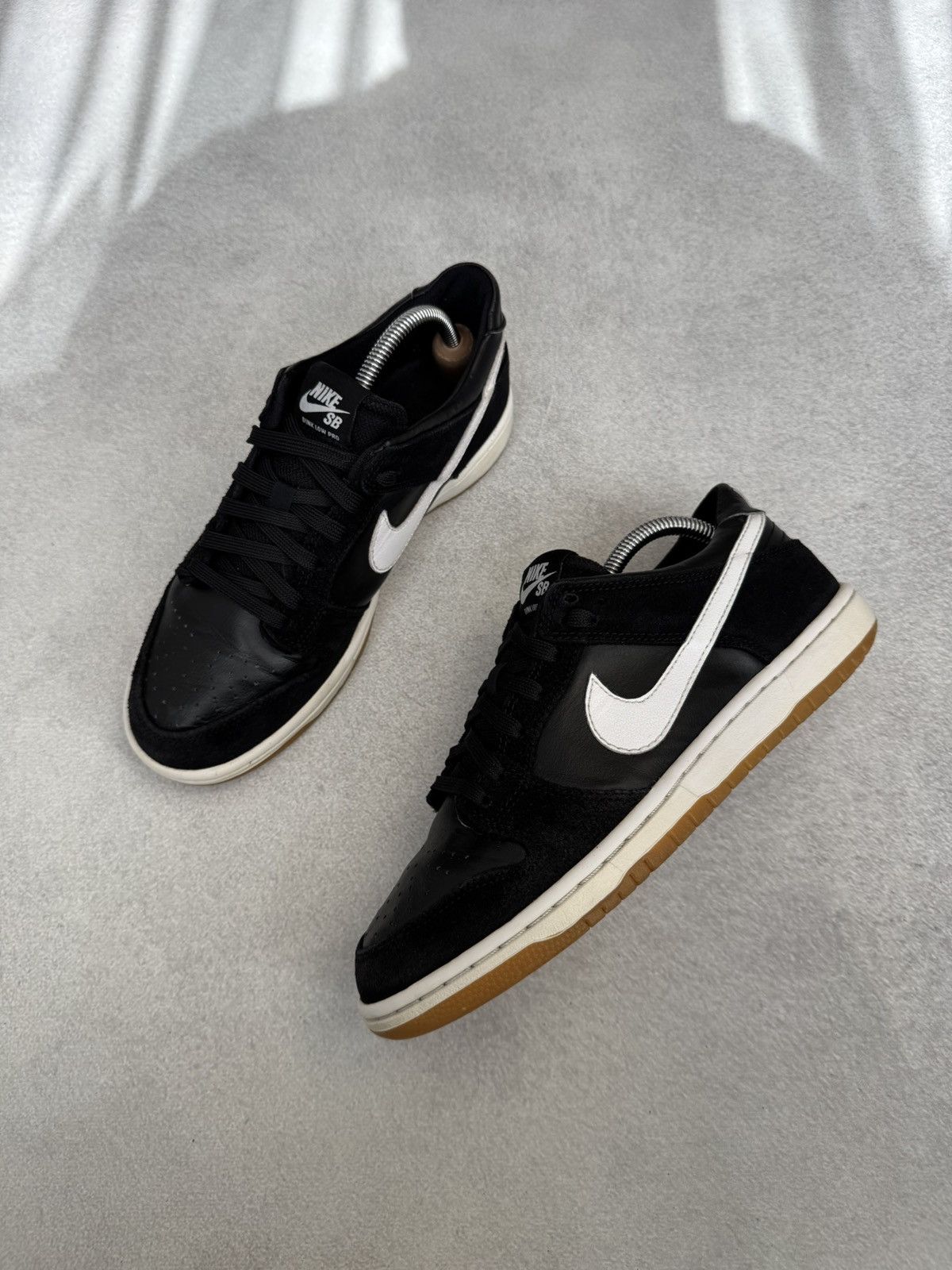 Nike SB Vintage Nike Zoom Dunk Pro SB Low Black Gum US8 854866-019 Size US 8 / EU 41 - 1 Thumbnail