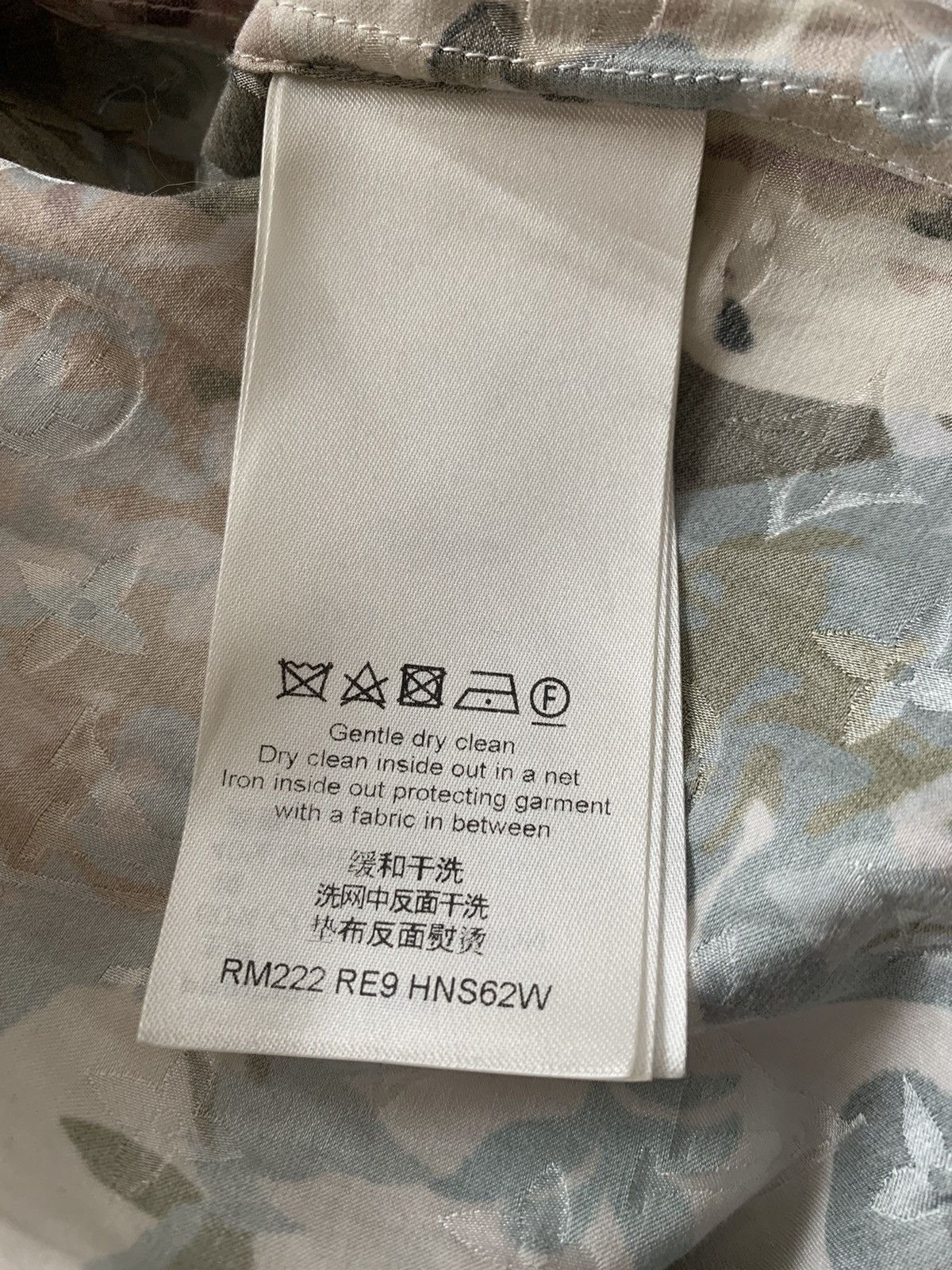 Louis Vuitton × Virgil Abloh Louis Vuitton x Virgil Abloh Silk Floral Button Up Size US S / EU 44-46 / 1 - 6 Thumbnail