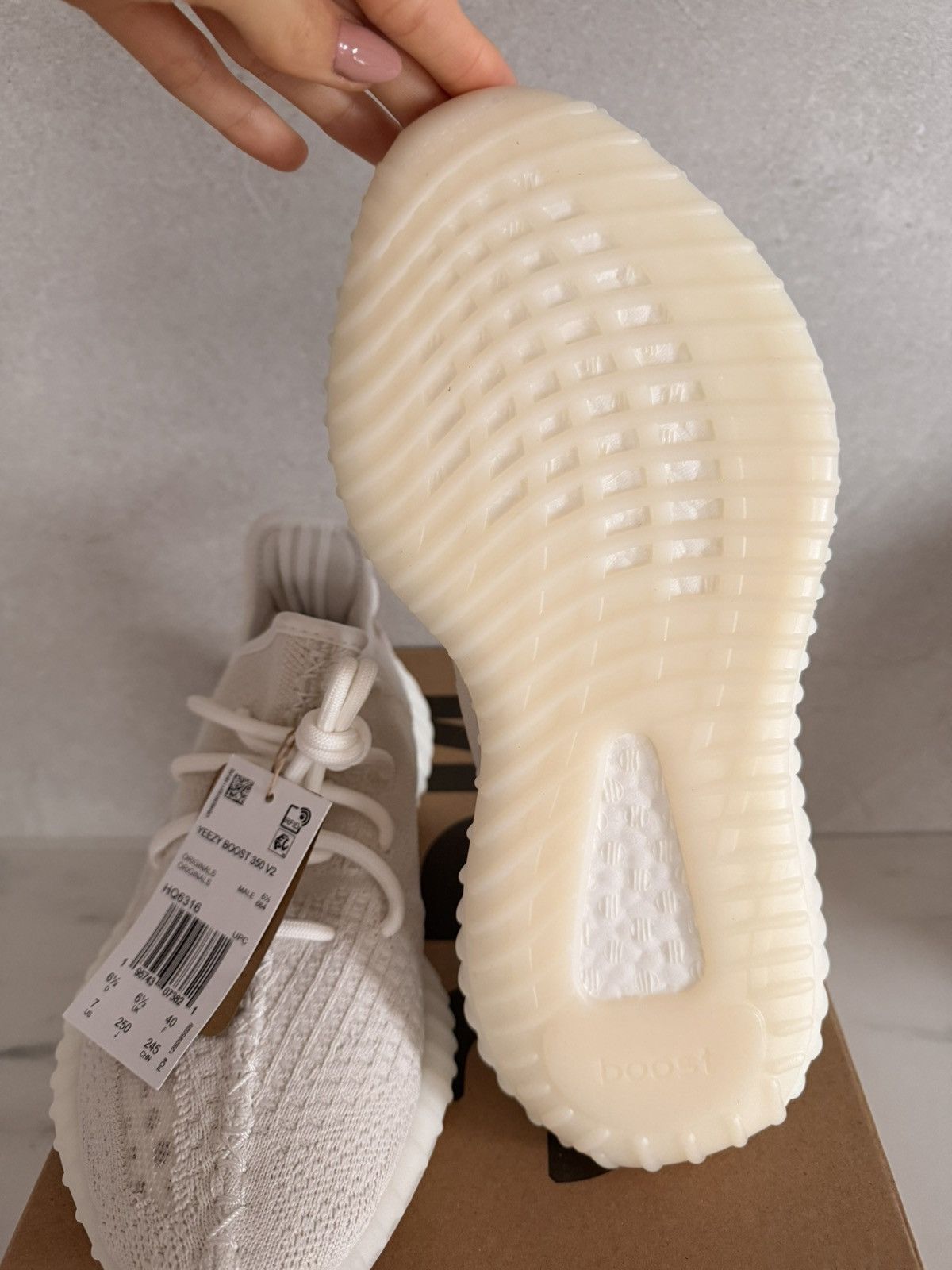 Yeezy Yeezy 350 BONE Size US 7 / EU 40 - 9 Thumbnail