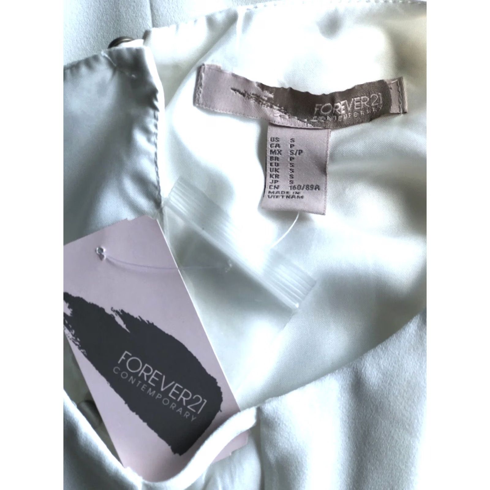 Forever 21 FOREVER 21 Sleeveless Dress S White Striped Knee Length Keyhole Front A-Line Beach Preppy Summer Women’s New with Tags Mens? (adjust if needed) Size S / US 4 / IT 40 - 5 Thumbnail