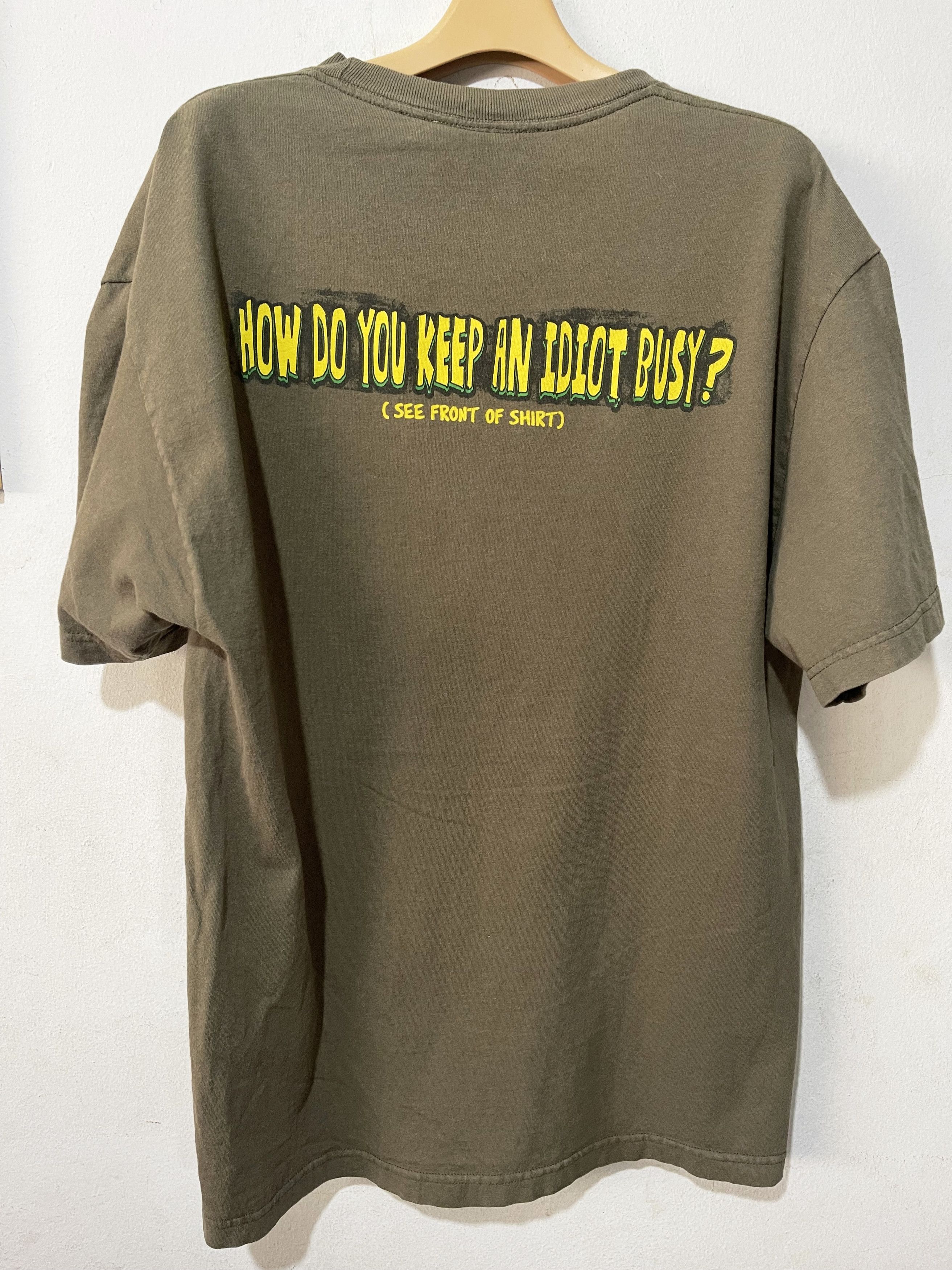 Vintage Vintage How To Keep An Idiot Busy Shirt Size US L / EU 52-54 / 3 - 3 Thumbnail