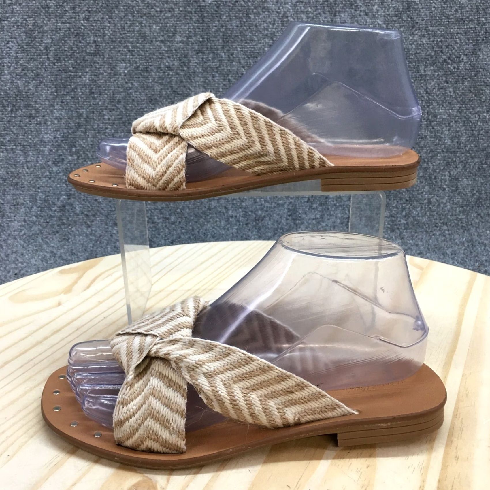 Vintage Universal Thread Sandals Womens 6 Louise Chevron Print Slip On Flats Slide Beige Size US 6 / IT 36 - 2 Thumbnail