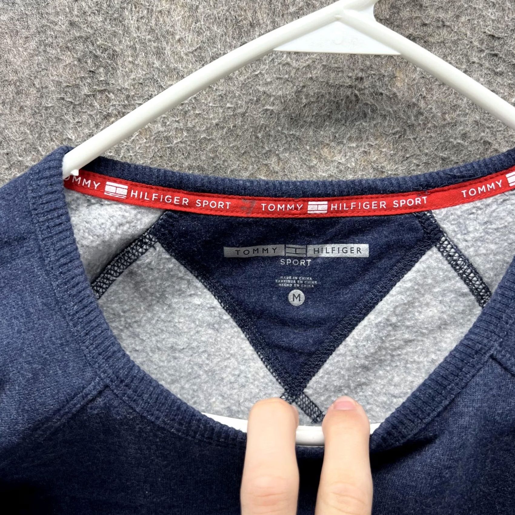 Tommy Hilfiger Tommy Hilfiger Sport Sweatshirt Womens M Blue Fleece Crewneck Logo Hoodie, Raglan Sleeve, Pullover, Casual Activewear Size M / US 6-8 / IT 42-44 - 3 Thumbnail