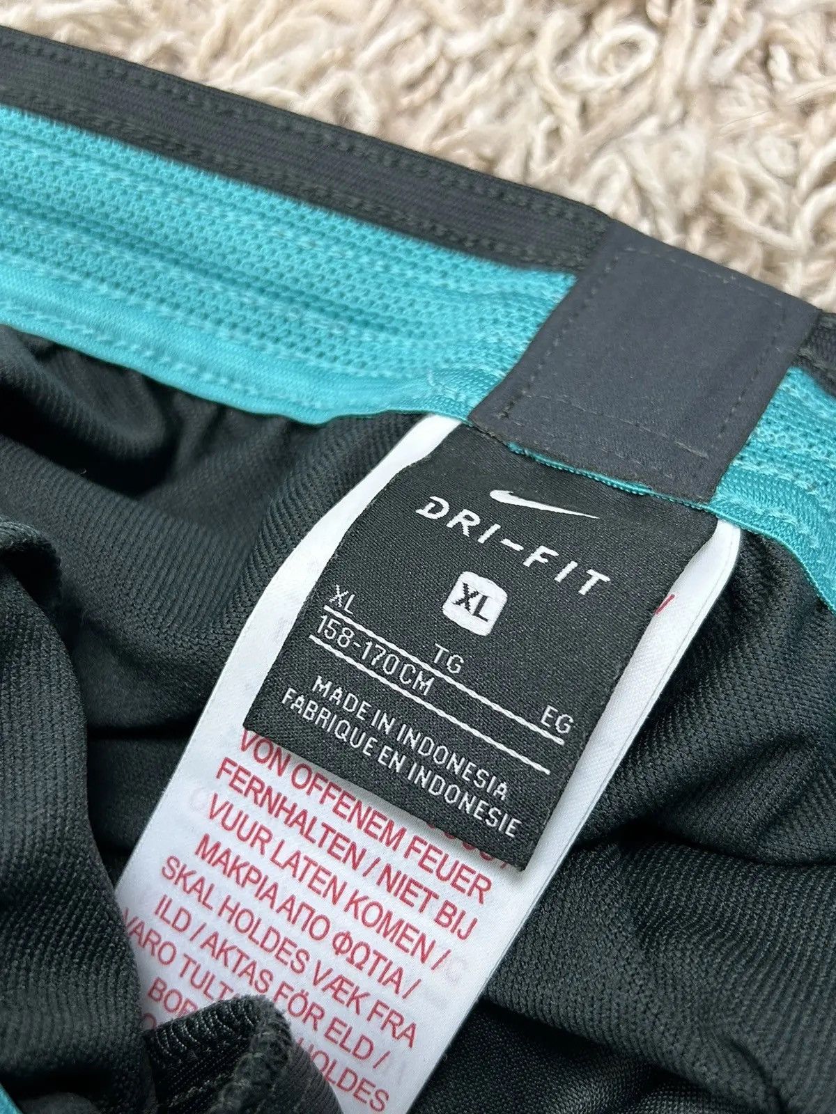 Nike Nike x F.C. Barcelona Lightweight Sportswear Pants Size US 27 - 8 Thumbnail