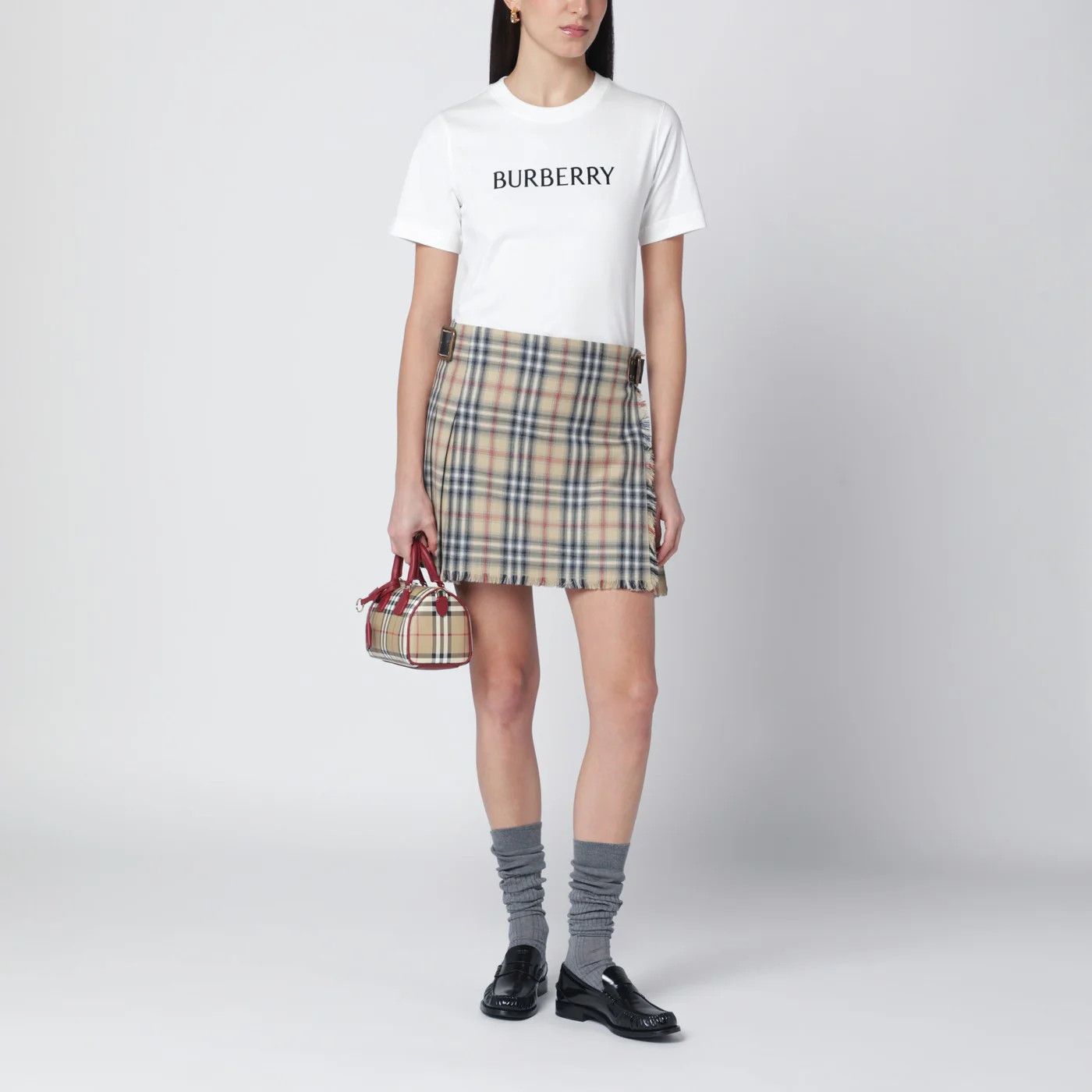Burberry o1d2blof0426 Short Sleeve T-Shirt With Logo Print in White Size XL / US 12-14 / IT 48-50 - 2 Thumbnail