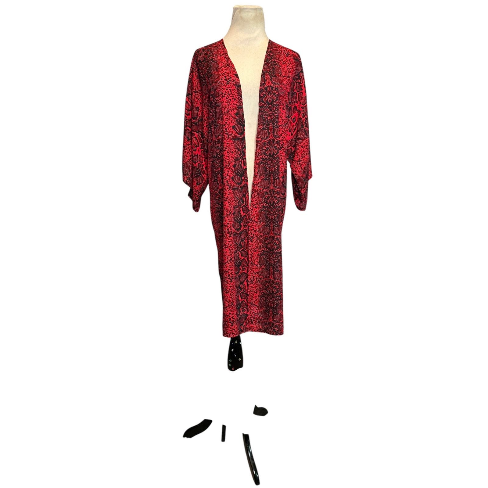 Boohoo Boohoo red black snake print open front long kimono size M/L Size L / US 10 / IT 46 - 8 Thumbnail