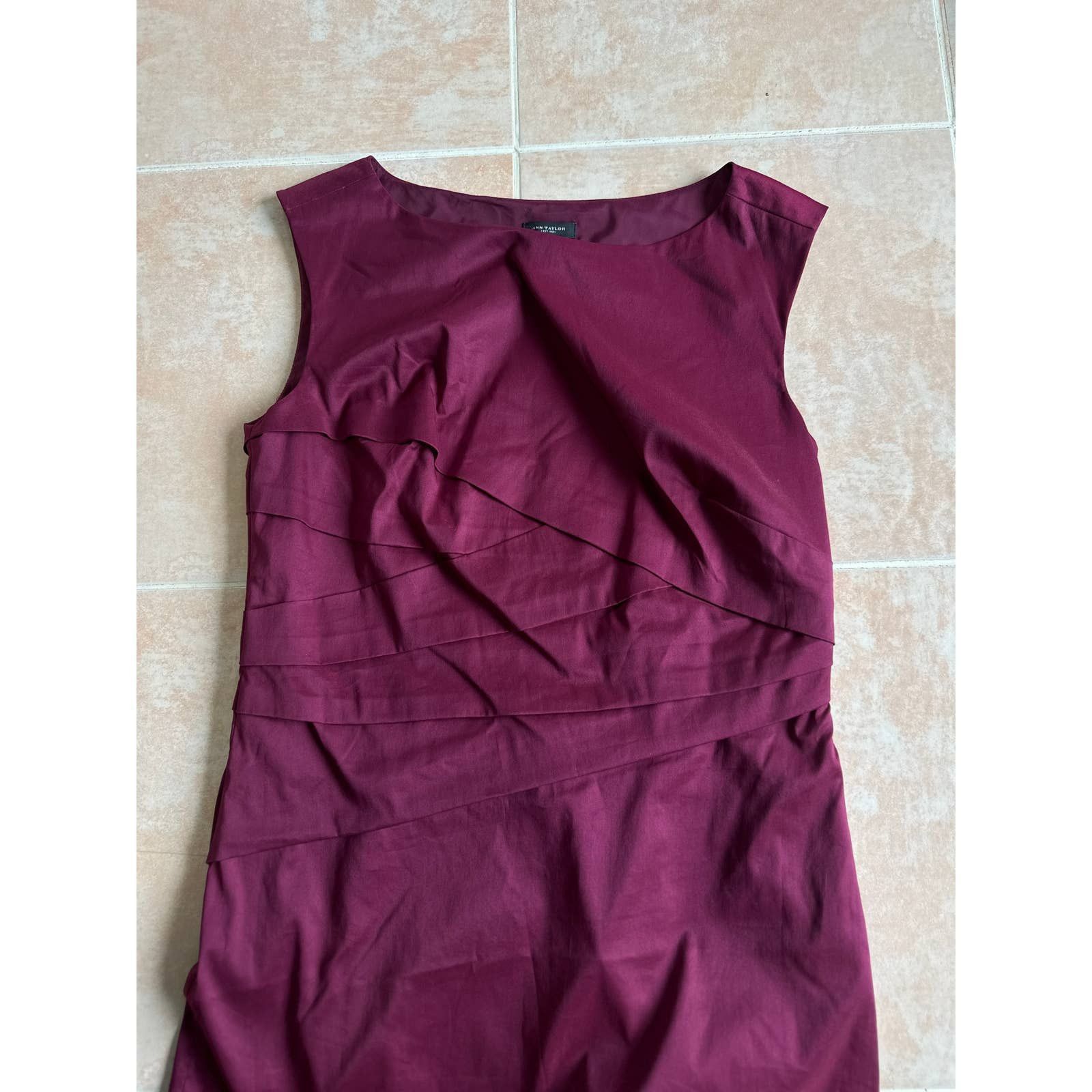 Ann Taylor Ann Taylor burgundy dress front pleats Dress size 6 Size M / US 6-8 / IT 42-44 - 5 Thumbnail