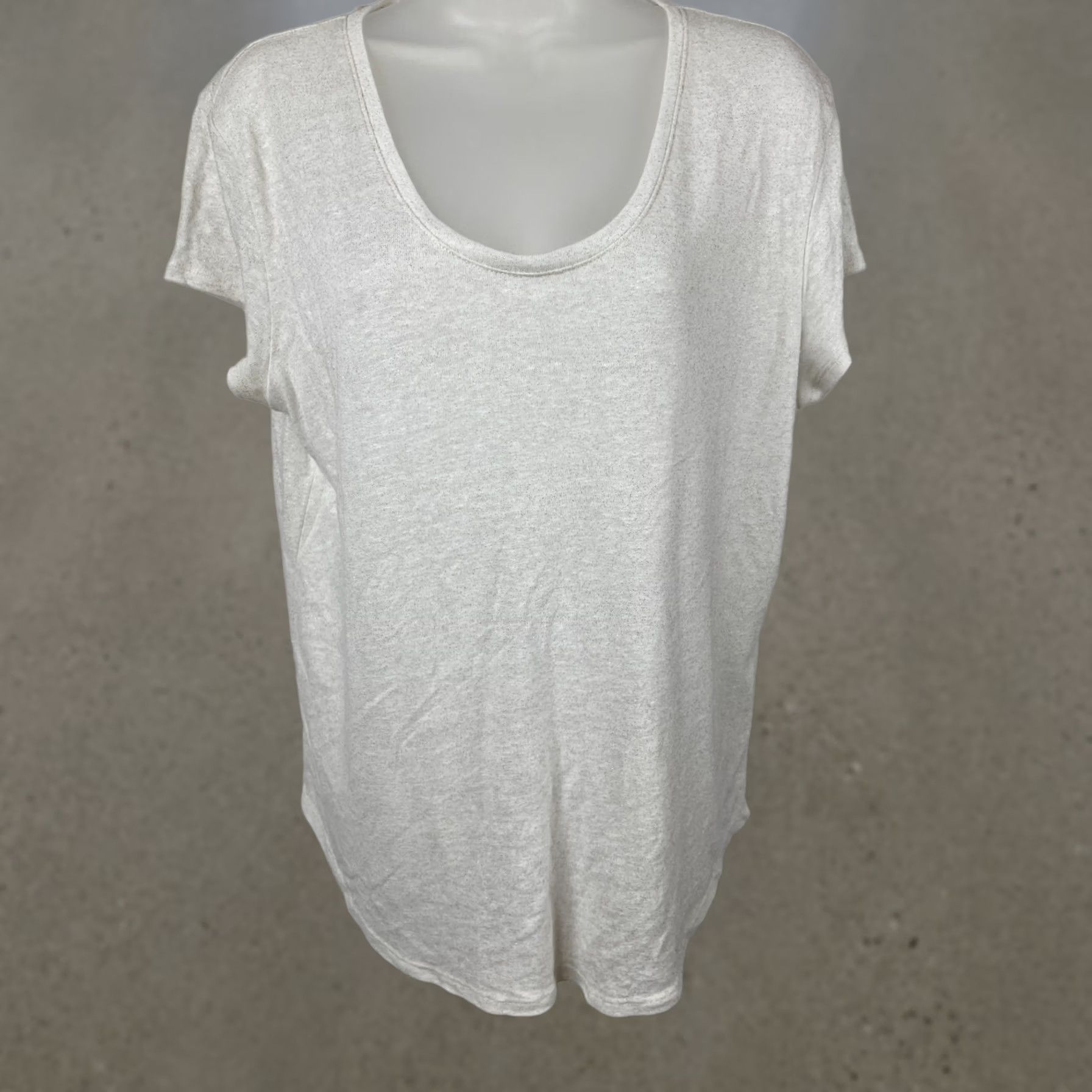 Banana Republic Banana Republic Womens Medium Beige Relaxed Fit Scoop Neck Tee Shirt Size M / US 6-8 / IT 42-44 - 1 Thumbnail