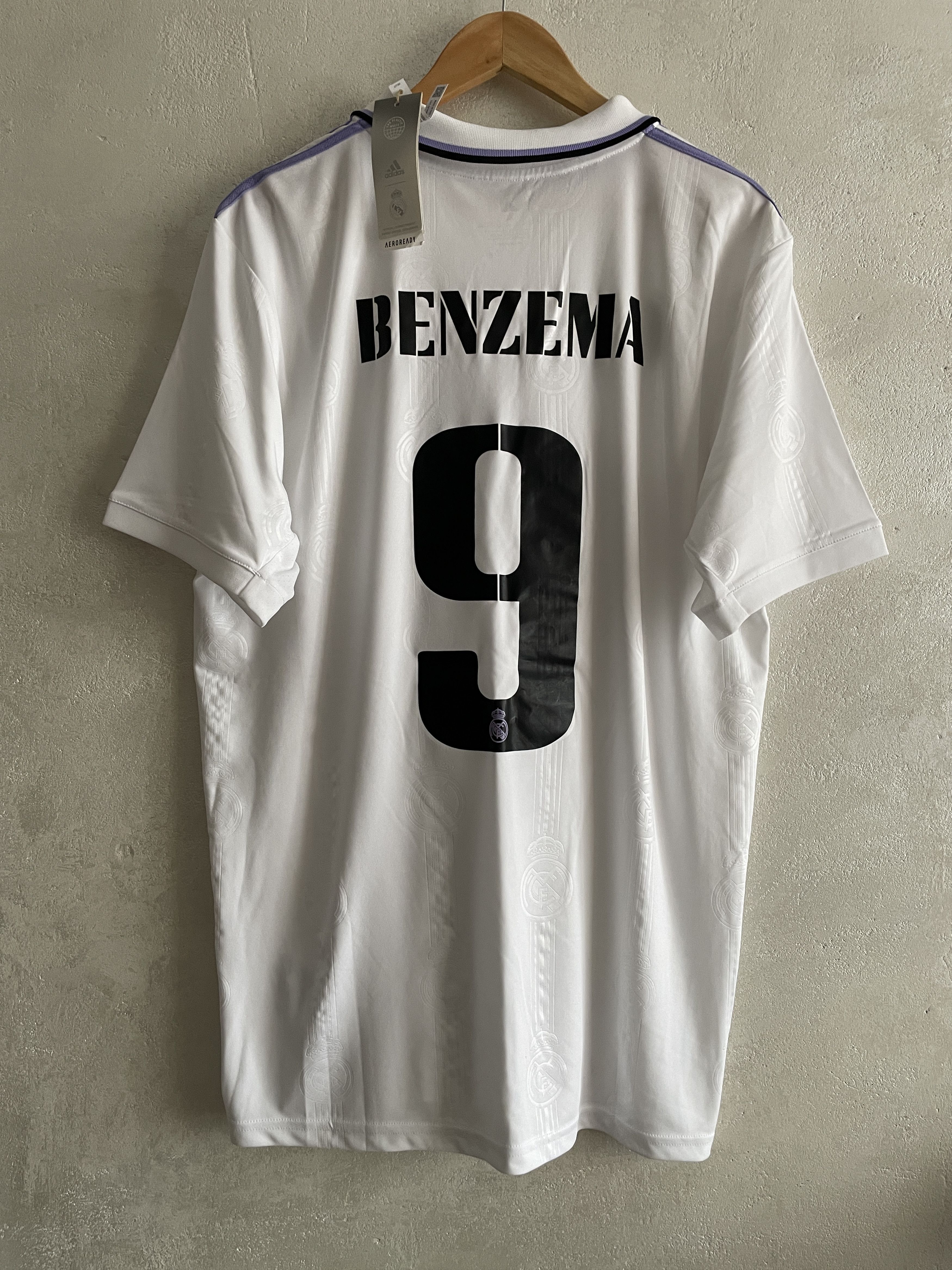 Adidas Real Madrid Home Shirt 2022 2023 Jersey #9 Benzema Size US XL / EU 56 / 4 - 1 Thumbnail