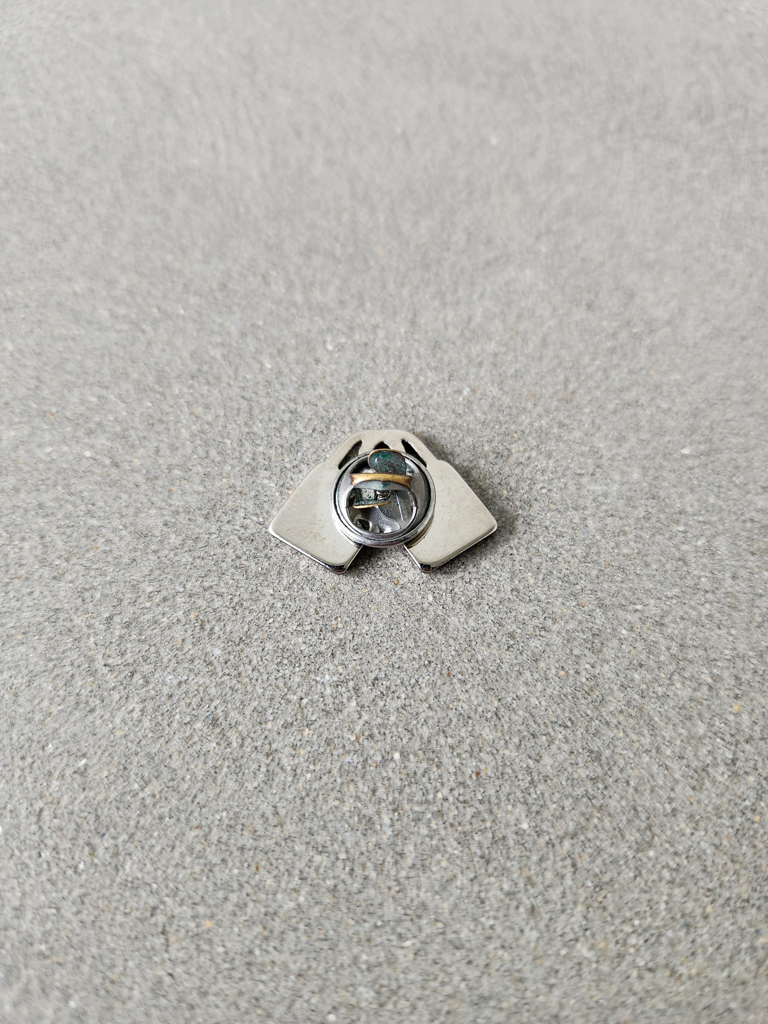 Louis Vuitton LV Unicef Lockit pin Size ONE SIZE - 2 Thumbnail