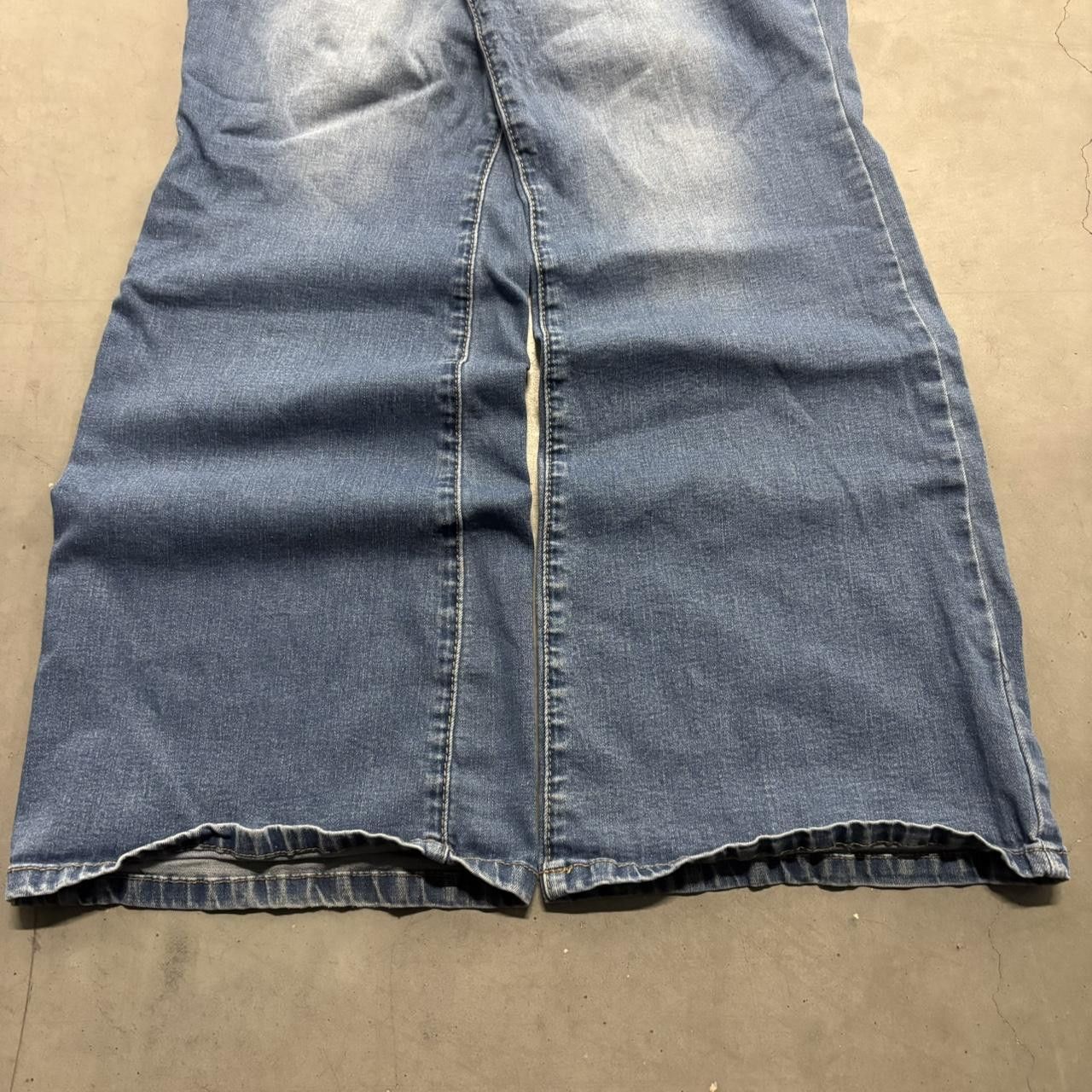 Vintage Crazy Vintage Y2K/2000s Baggy Flared Skater Style Medium Wash Denim Jeans! Size US 36 / EU 52 - 3 Thumbnail