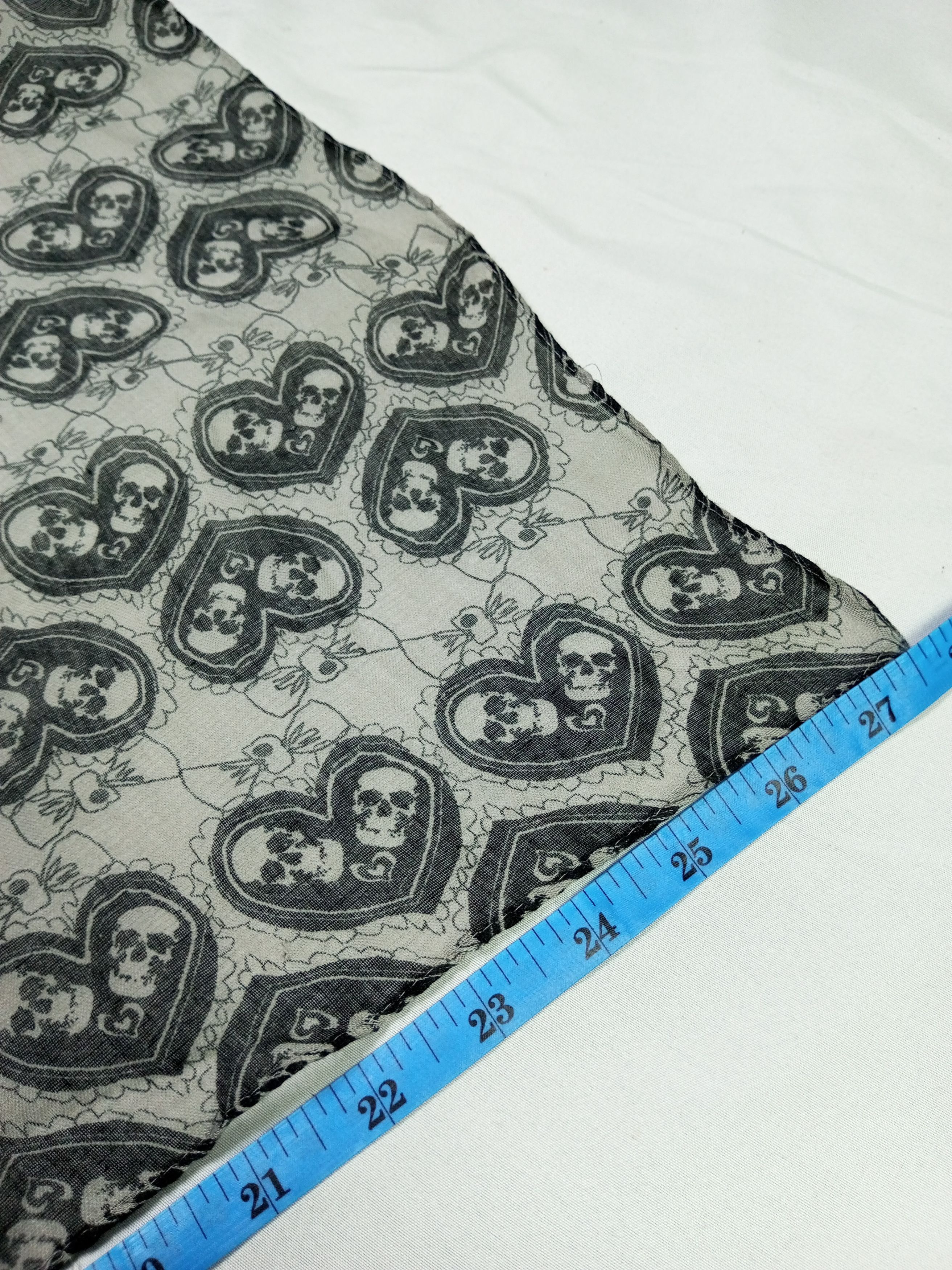 Japanese Brand Skulls Scarf Inspired By Alexander McQueen Size ONE SIZE - 7 Thumbnail