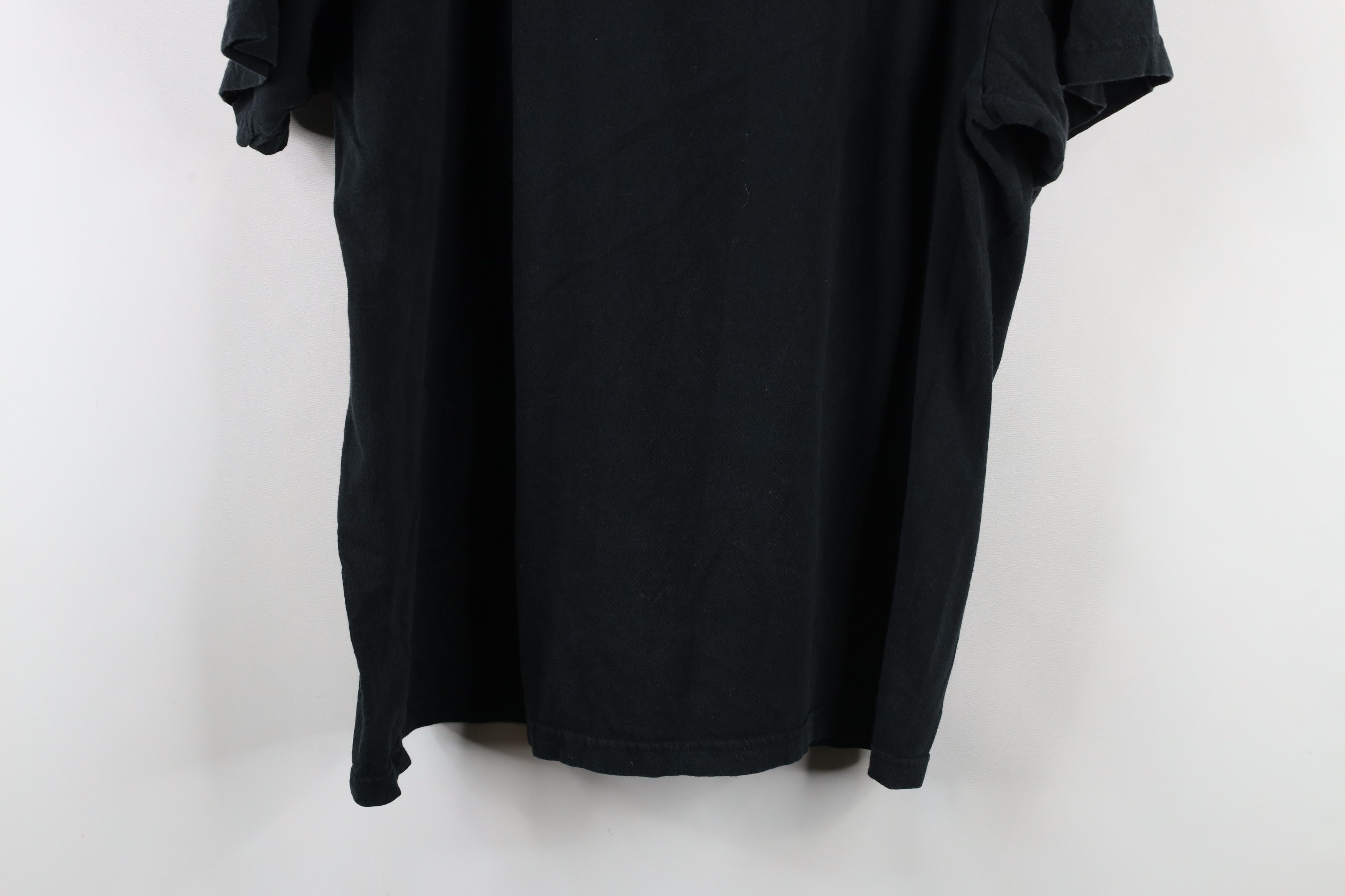 Vintage Vintage Y2K Tobacco Firearms Convenience Store T-Shirt Size US XL / EU 56 / 4 - 10 Thumbnail