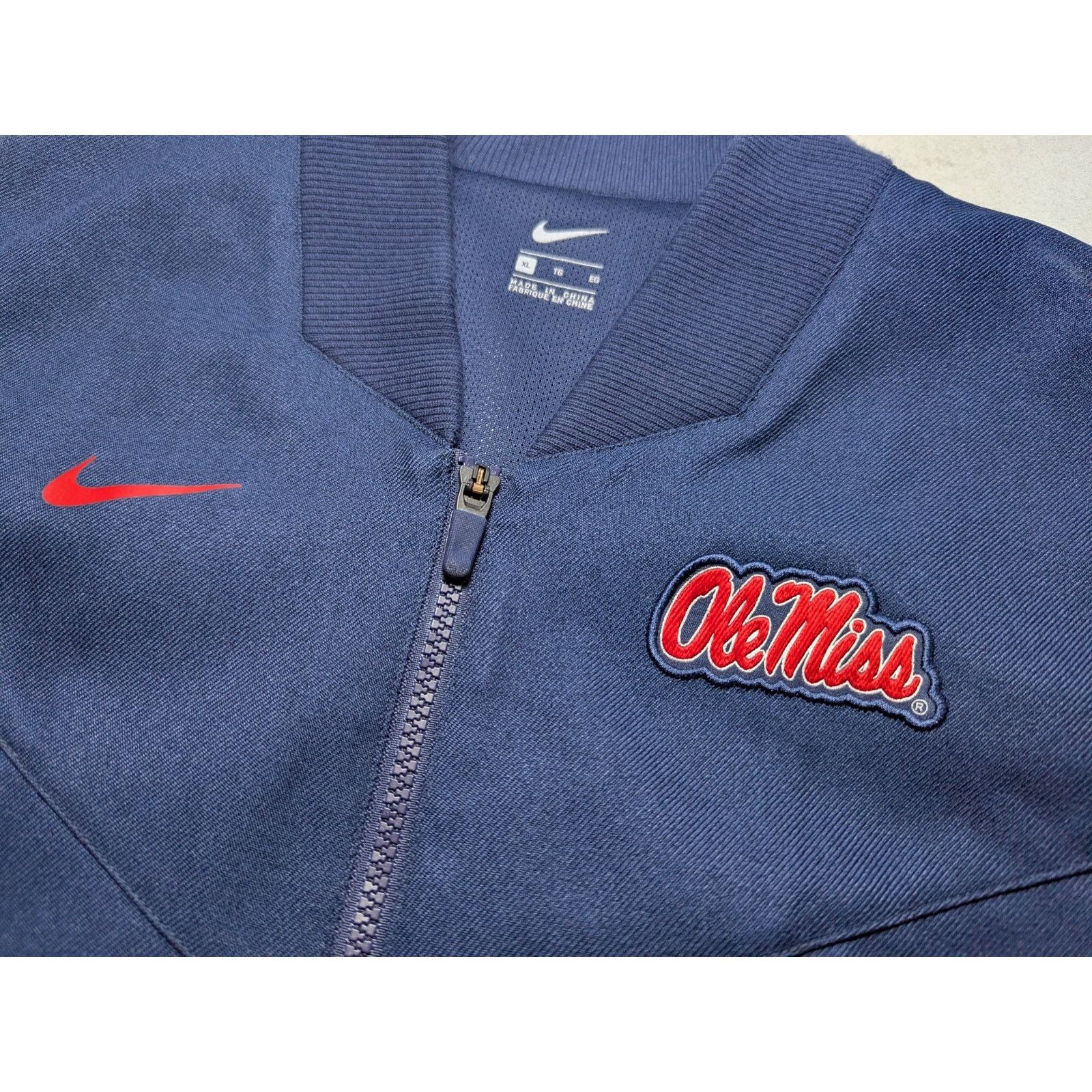 Nike Nike Men's XL Ole Miss Rebels On-Field Full-Zip Jacket Heavy Size US XL / EU 56 / 4 - 4 Thumbnail