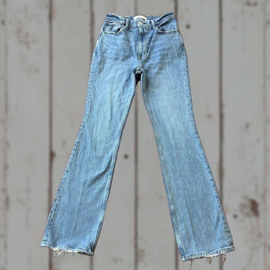 Abercrombie & Fitch Abercrombie & Fitch Jeans Women 26 Flare High Rise Medium Wash Denim Stretch 25x30 Blue Denim Jeans Women 26/2r Flared High Rise Stretch Size 42" / US 20 - 1 Thumbnail