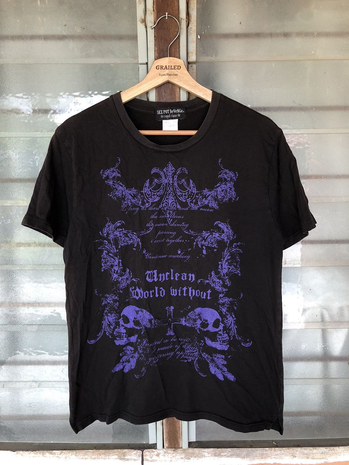 Japanese Brand Vintage Sex Pot Revenge Royal Class Shirt Tee Size US L / EU 52-54 / 3 - 2 Thumbnail