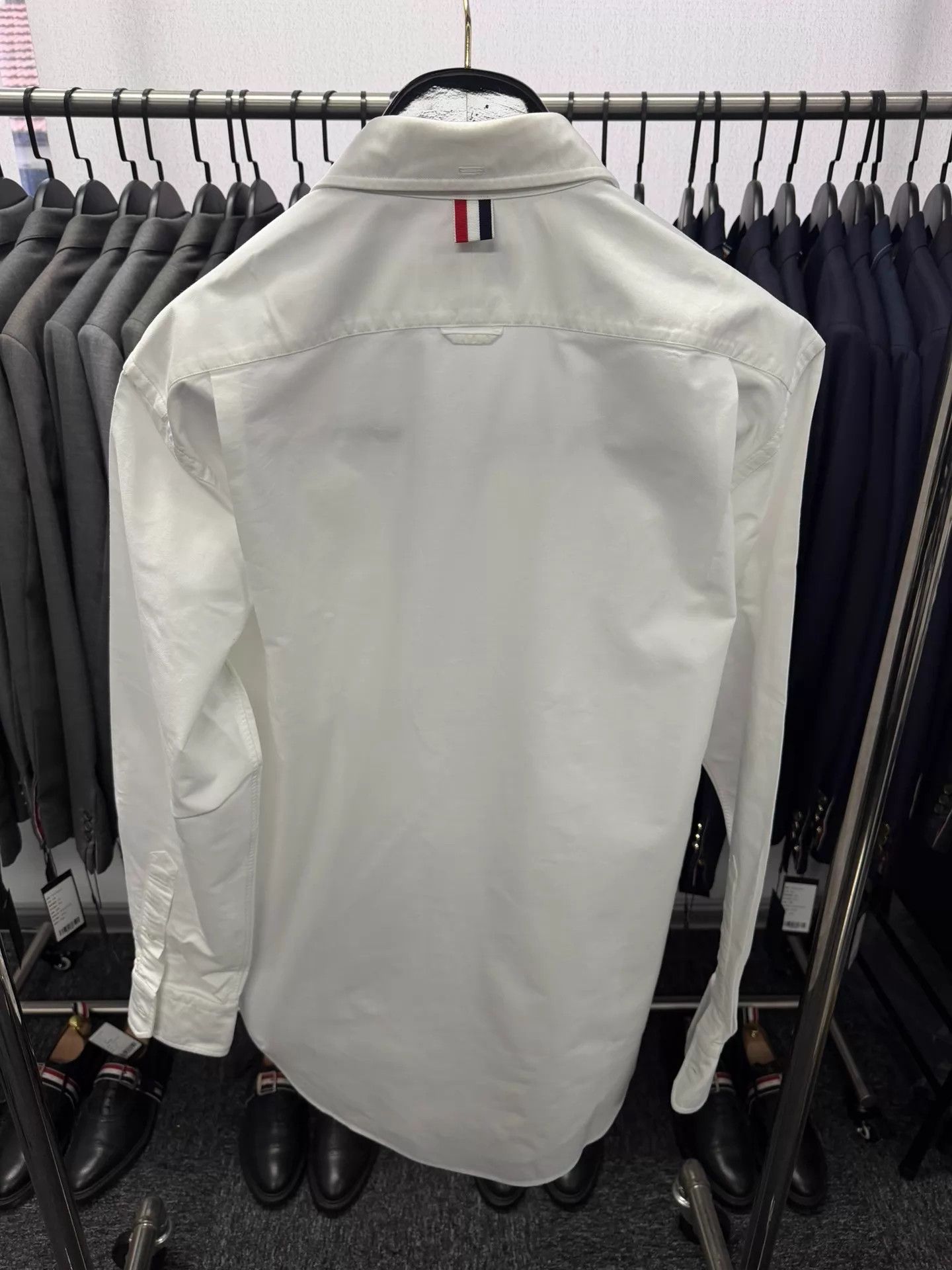 Thom Browne Thom Browne M Classic 3-Color Placket Shirt White Size4 Size US XL / EU 56 / 4 - 2 Thumbnail