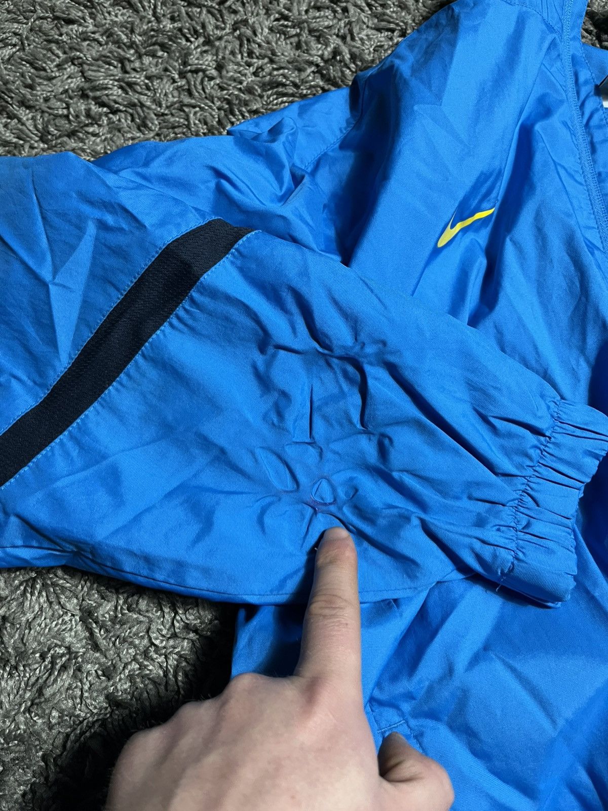 Nike NIKE FC BARCELONA NYLON 2011/12 FOOTBALL JACKET Size US M / EU 48-50 / 2 - 7 Thumbnail