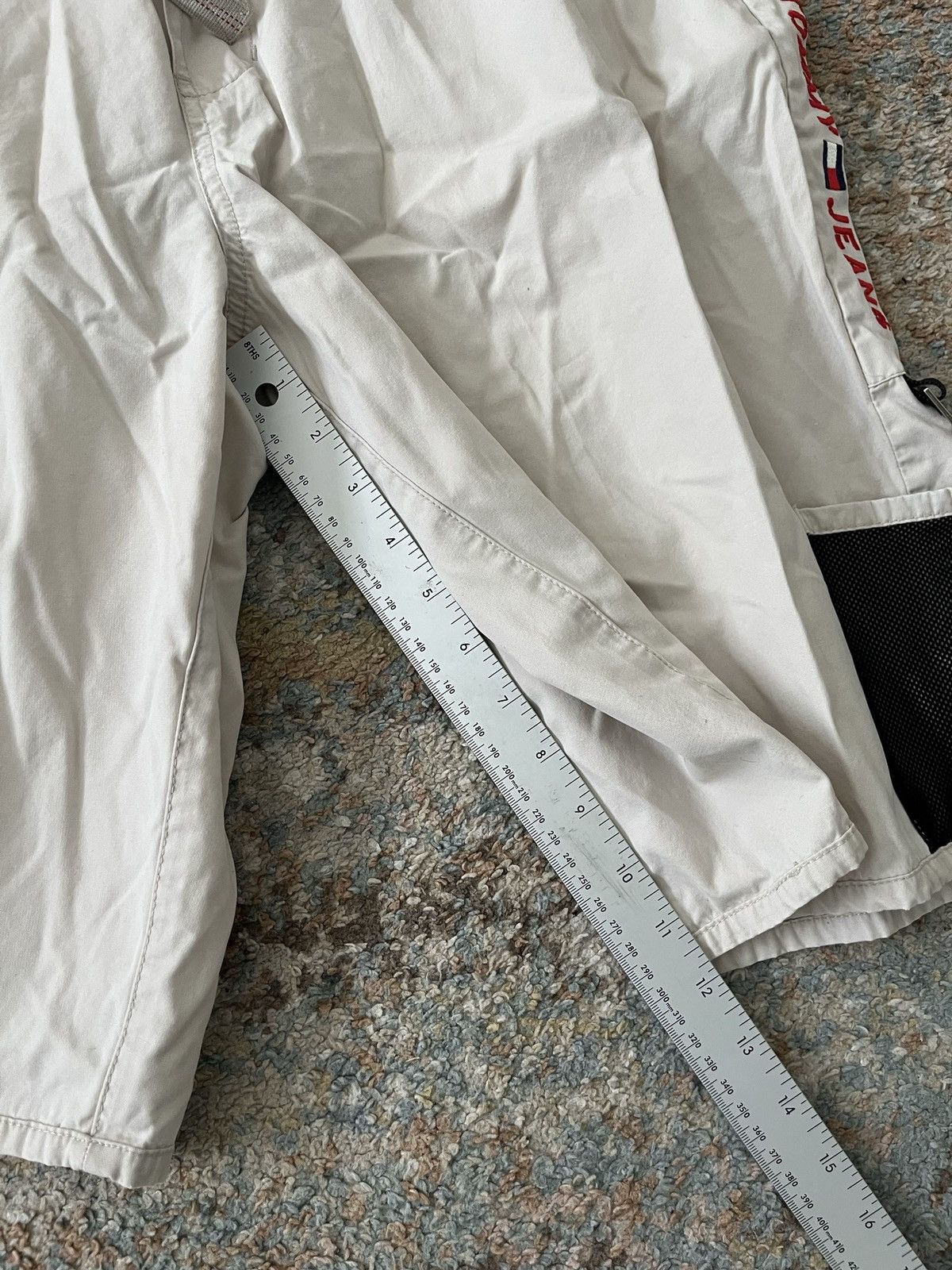 Tommy Hilfiger Vintage Tommy Hilfiger Cargo Shorts 34 Beige Buckle Mesh Size US 34 / EU 50 - 8 Thumbnail