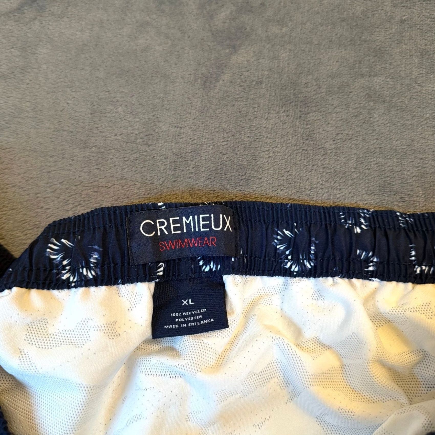 Cremieux Cremieux Floral Swim Trunks Mens XL Navy Blue 5.5 Inseam NWT Water-Repellent UV-Protection Pockets Drawstring Lined Beach Bottoms Pattern: Floral Palm Size US 36 / EU 52 - 3 Thumbnail