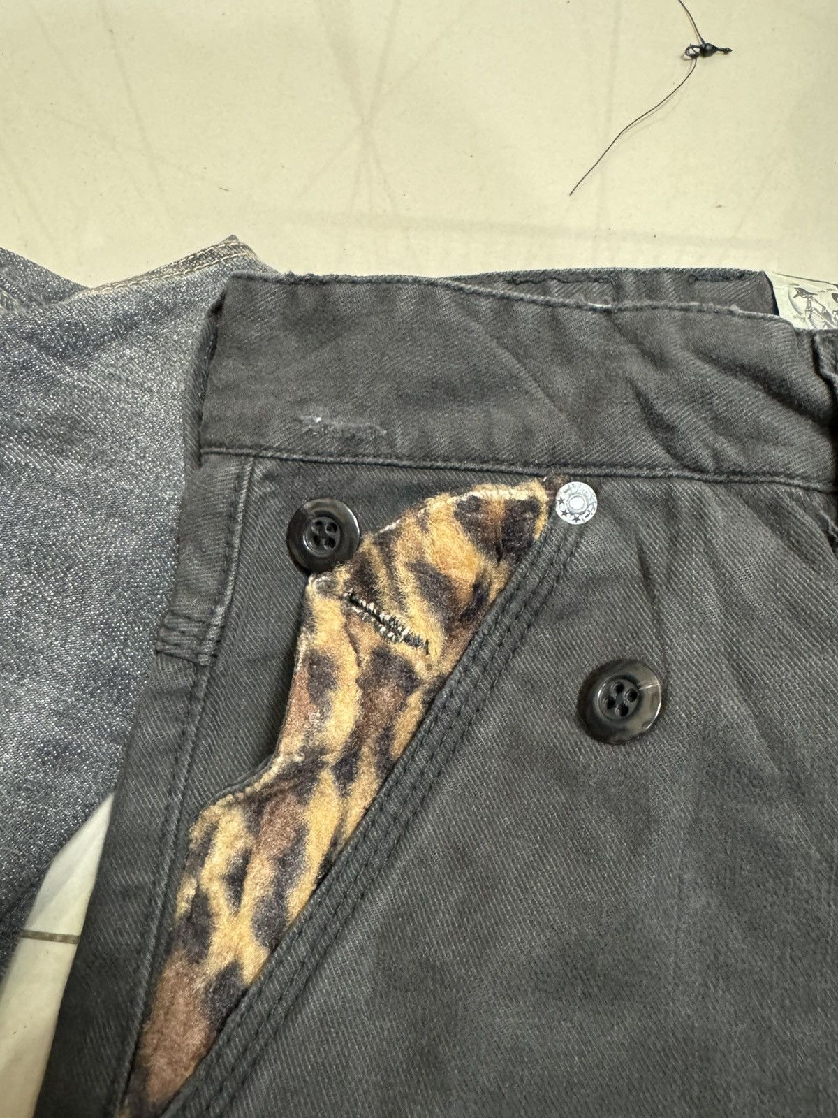 Japanese Brand Branch Distressed denim buckle back Size US 31 - 10 Thumbnail