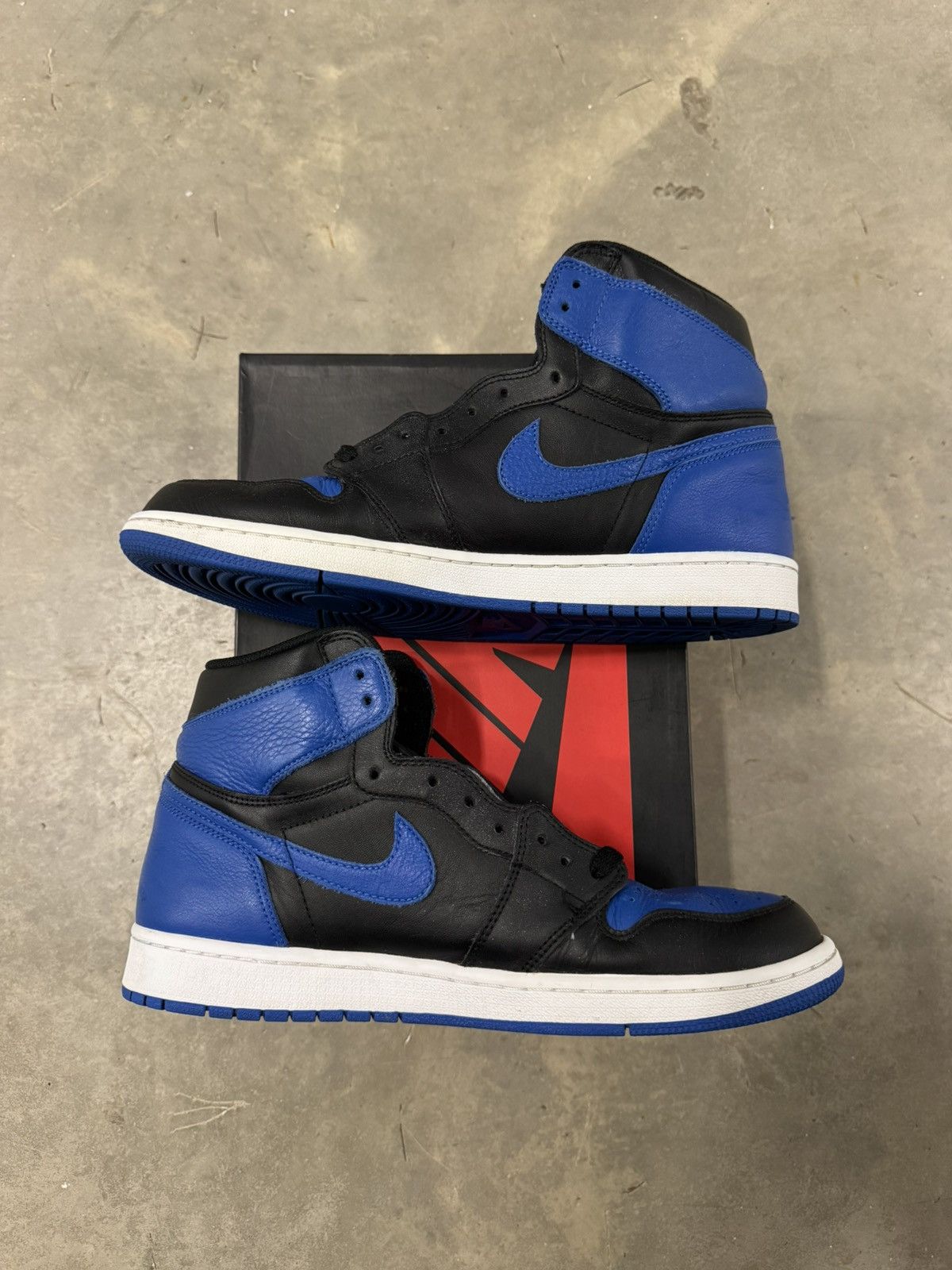 Jordan Brand Jordan 1 Retro High OG Royal 2017 Size 12 Size US 12 / EU 45 - 3 Thumbnail
