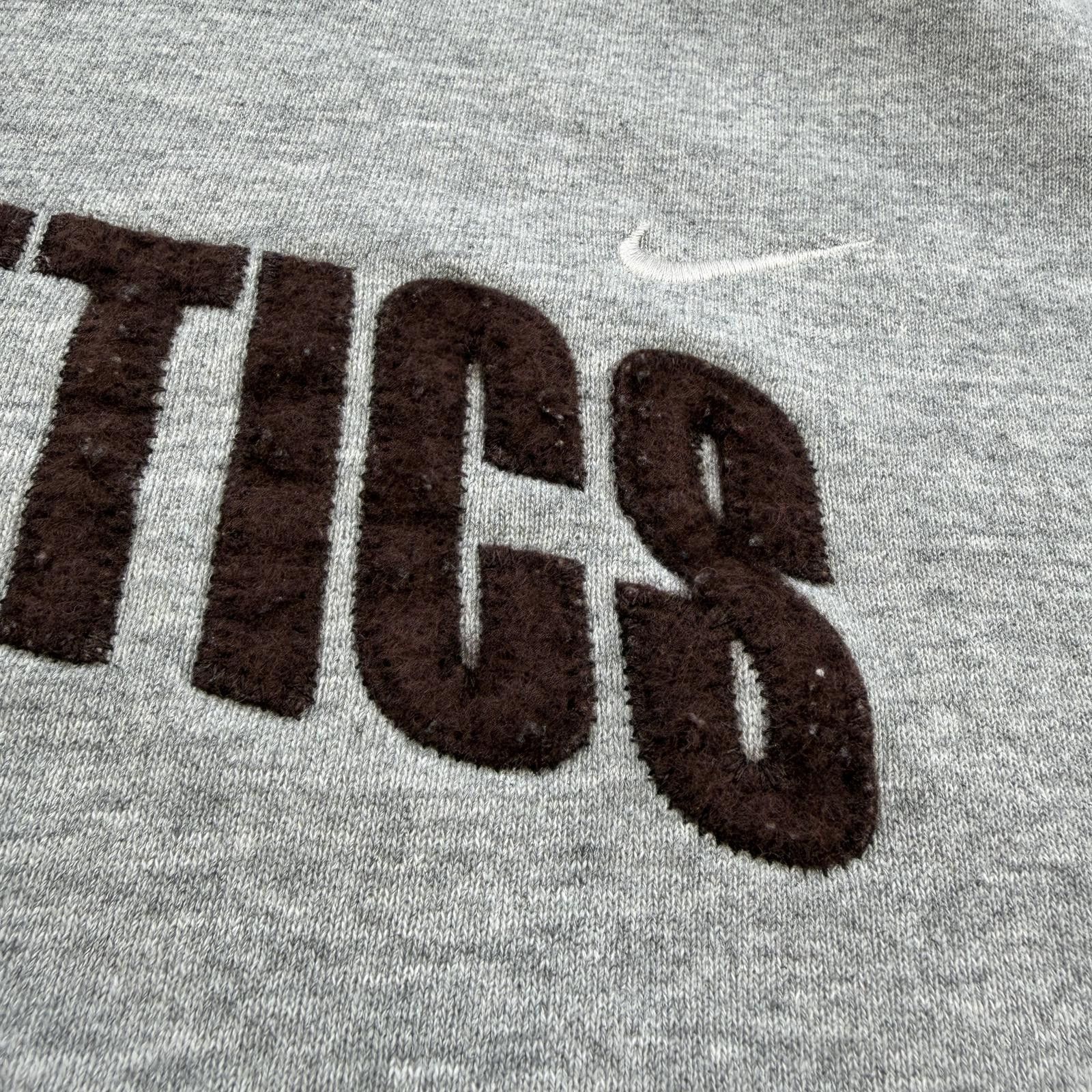Nike Vintage Y2K Nike Athletics Crewneck Sweatshirt Mens XL USA Size US XL / EU 56 / 4 - 6 Thumbnail