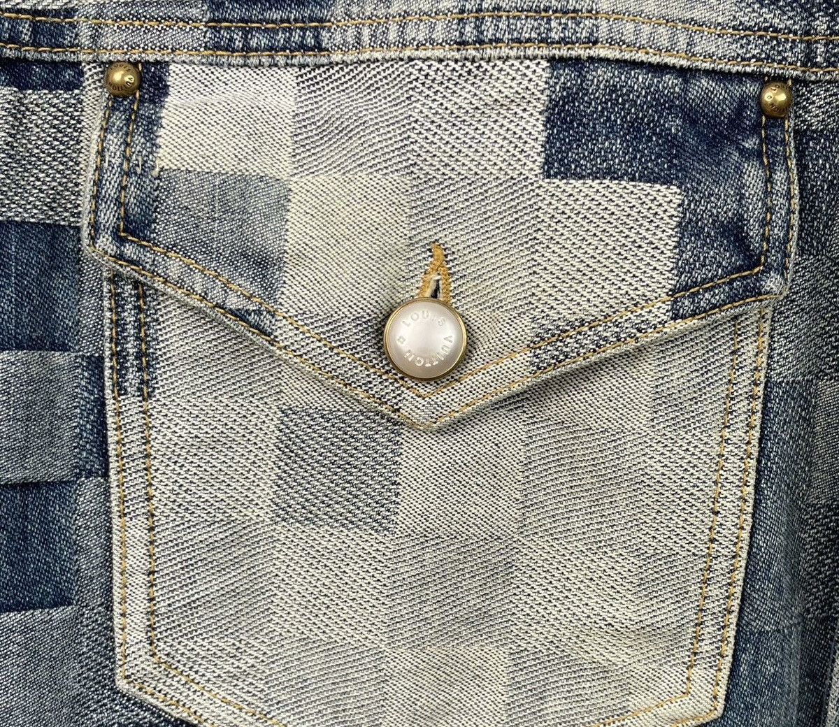 Louis Vuitton Louis Vuitton X Pharrell 50 Damoflage Damier Denim Jacket Size US M / EU 48-50 / 2 - 5 Thumbnail