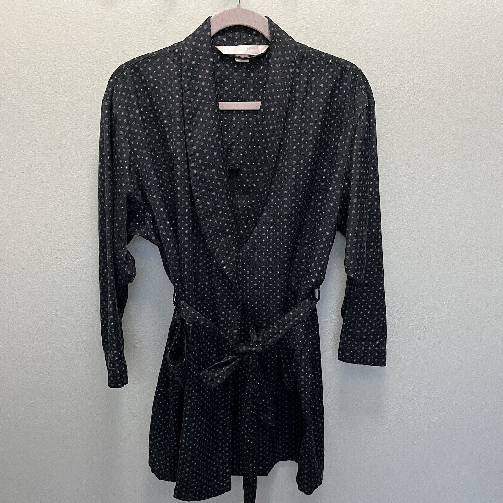 Victoria's Secret Victoria's Secret | Robe XS/S Black Floral Satin Loungewear Size S / US 4 / IT 40 - 2 Thumbnail