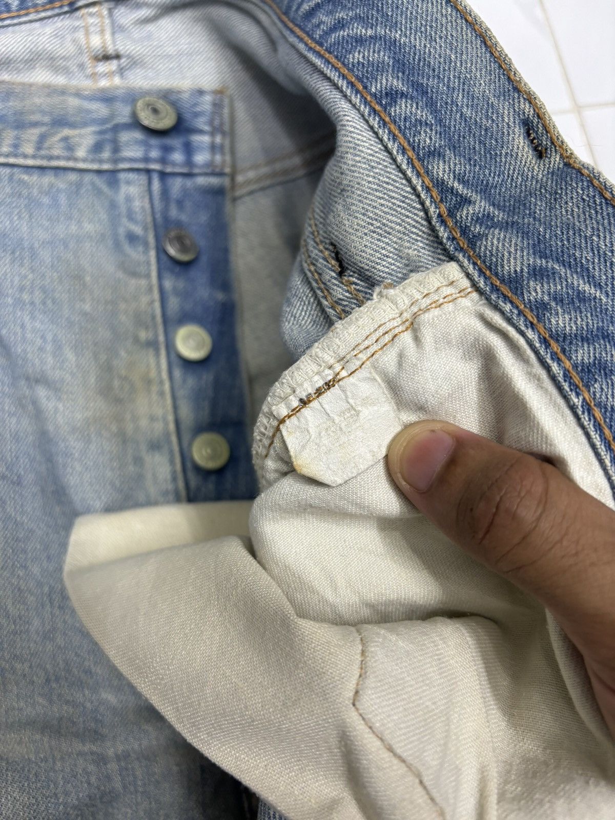 Levi's 🔥LEVIS 501 BUTTON 6 SELVEDGE DENIM SHORT JEANS Size US 36 / EU 52 - 8 Thumbnail