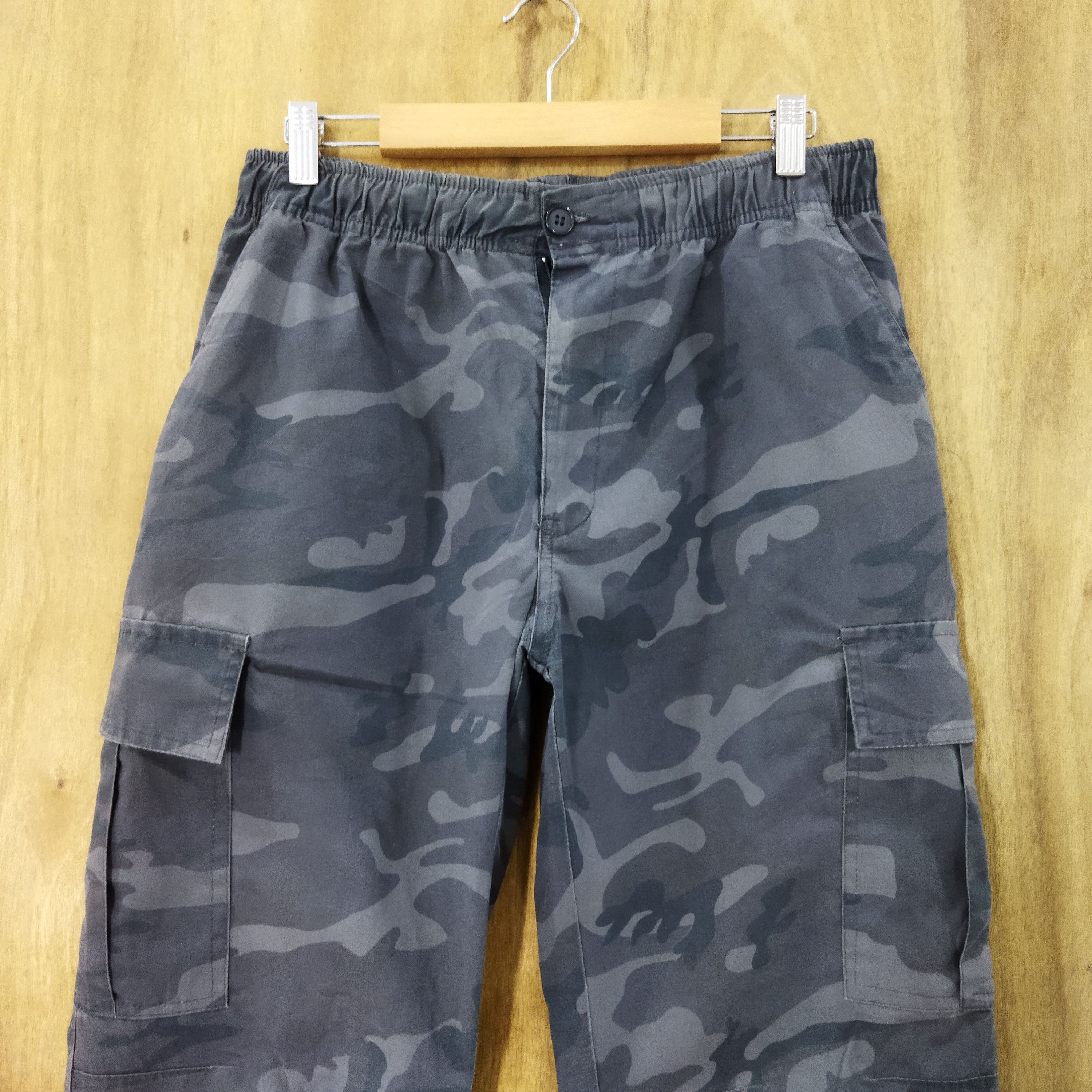 Japanese Brand GRAY CAMO CARGO PANTS Size US 30 / EU 46 - 2 Thumbnail