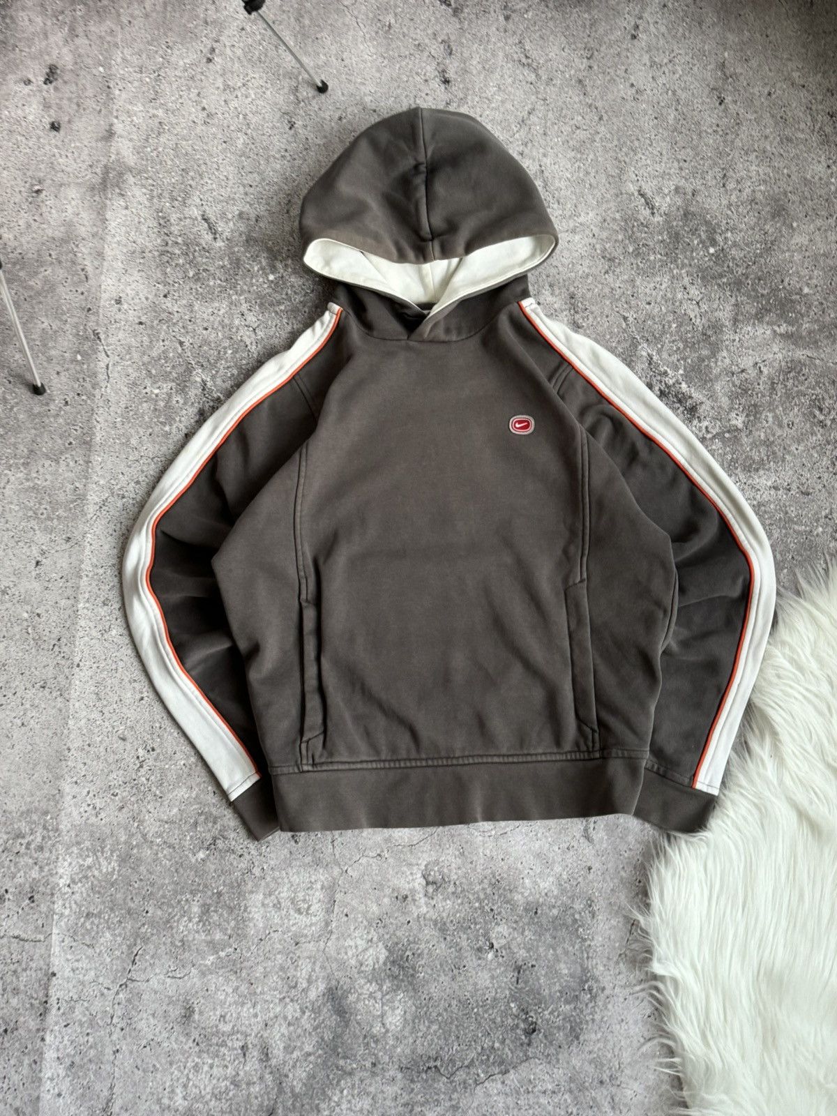 Nike × Vintage Vintage Nike COR72Z Y2K big logo faded distressed hoodie Size US S / EU 44-46 / 1 - 9 Thumbnail