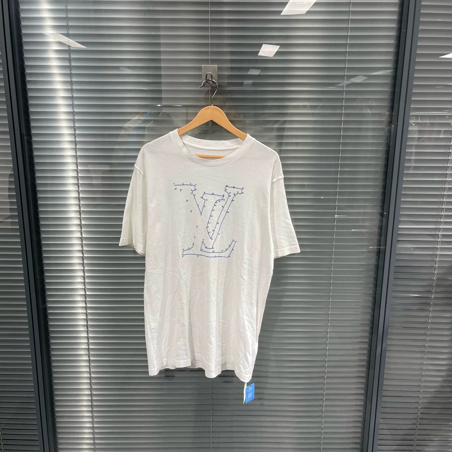 Louis Vuitton LV Digital Link Short Tee XL 95% New No Tag Neck Minor Flaw Size US XL / EU 56 / 4 - 1 Thumbnail