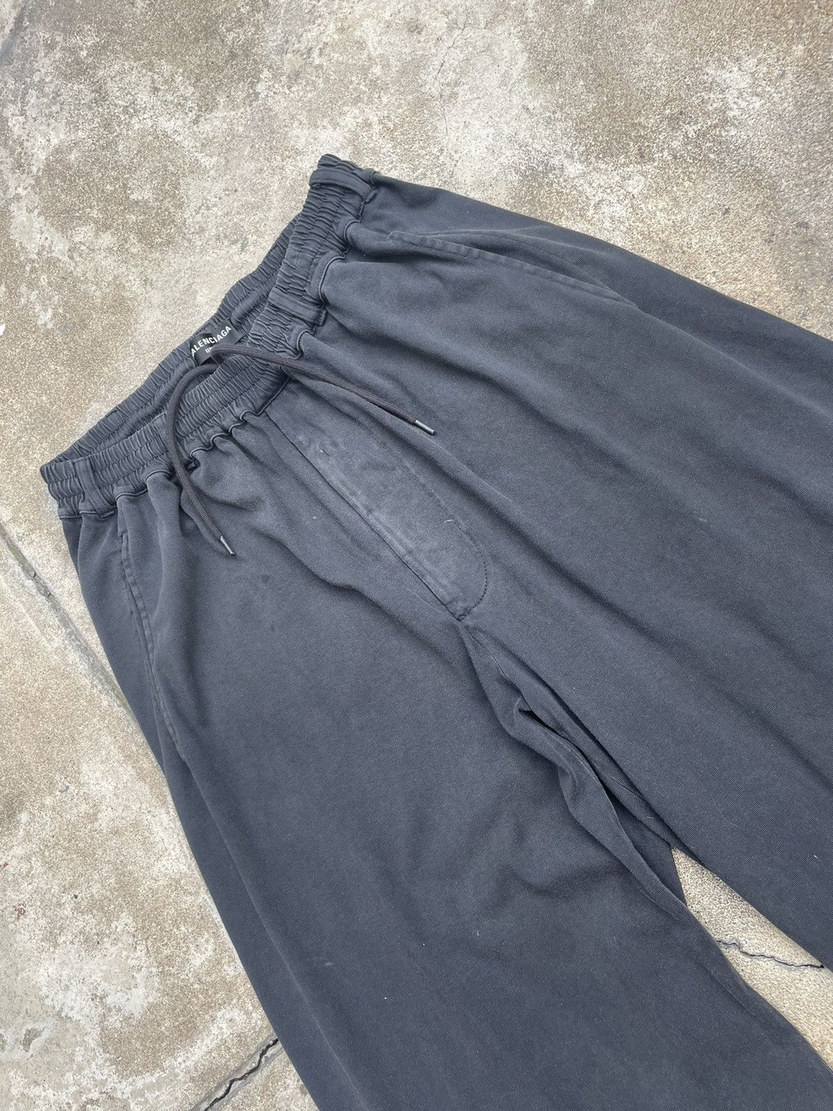 Balenciaga FW22 Wide Leg Distressed Sweats Size US 32 / EU 48 - 3 Thumbnail