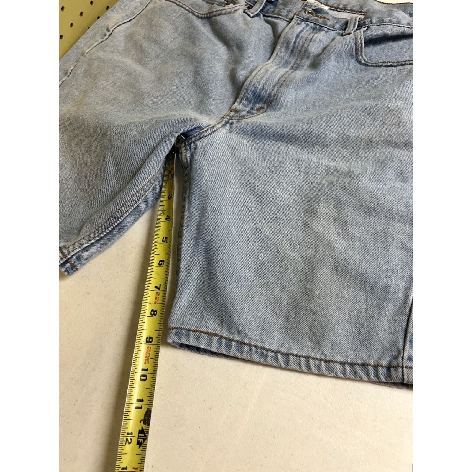 Levi's VINTAGE Levi's 505 Shorts Men 34 Blue Denim Jorts Regular Fit Chino Straight Fit 34 Blue Casual Mens Regular Distressed No Size US 34 / EU 50 - 7 Thumbnail