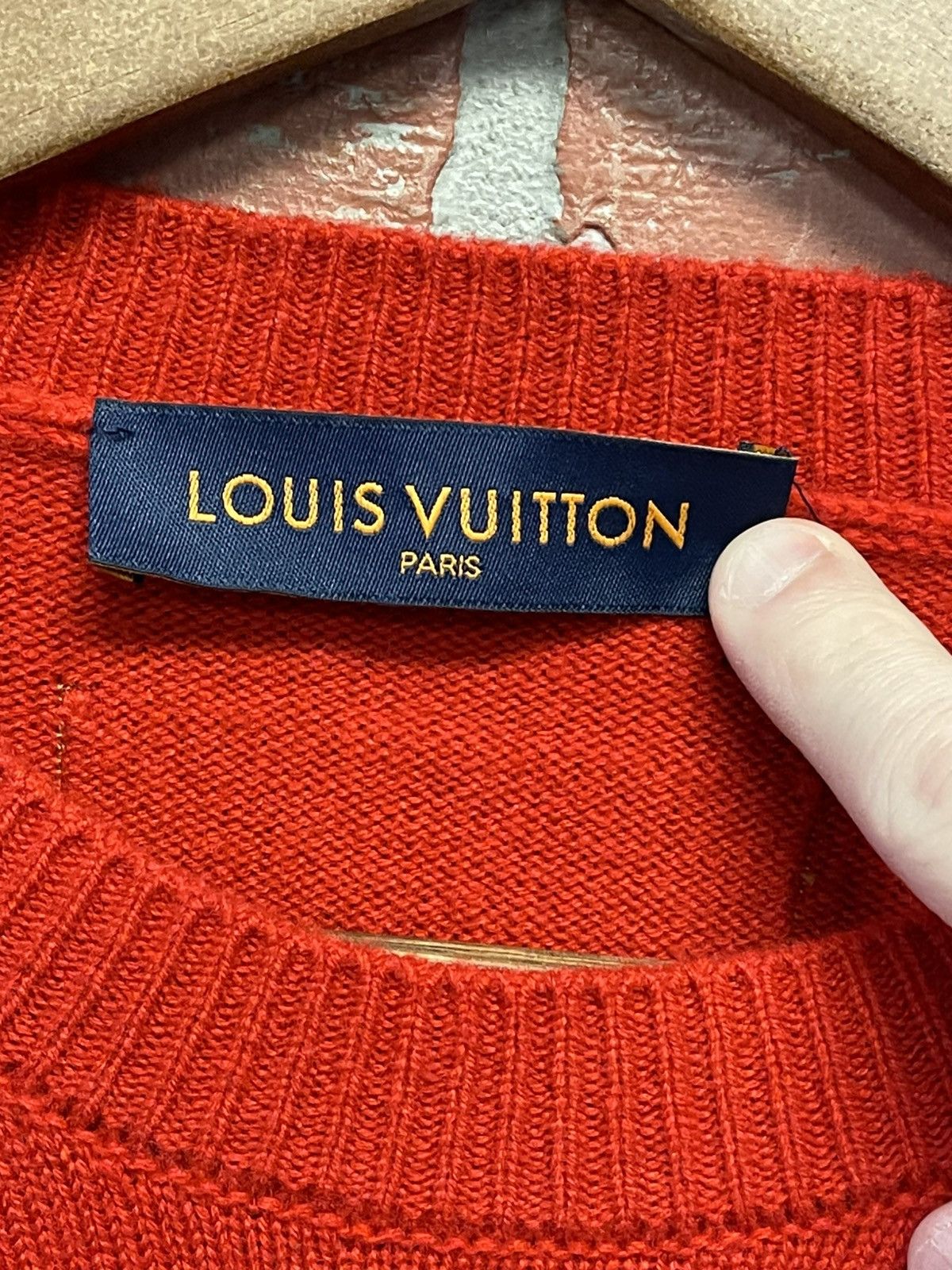 Louis Vuitton Size S - Louis Vuitton Cuffs Cashmere Crewneck Sweater Red Size US S / EU 44-46 / 1 - 8 Thumbnail