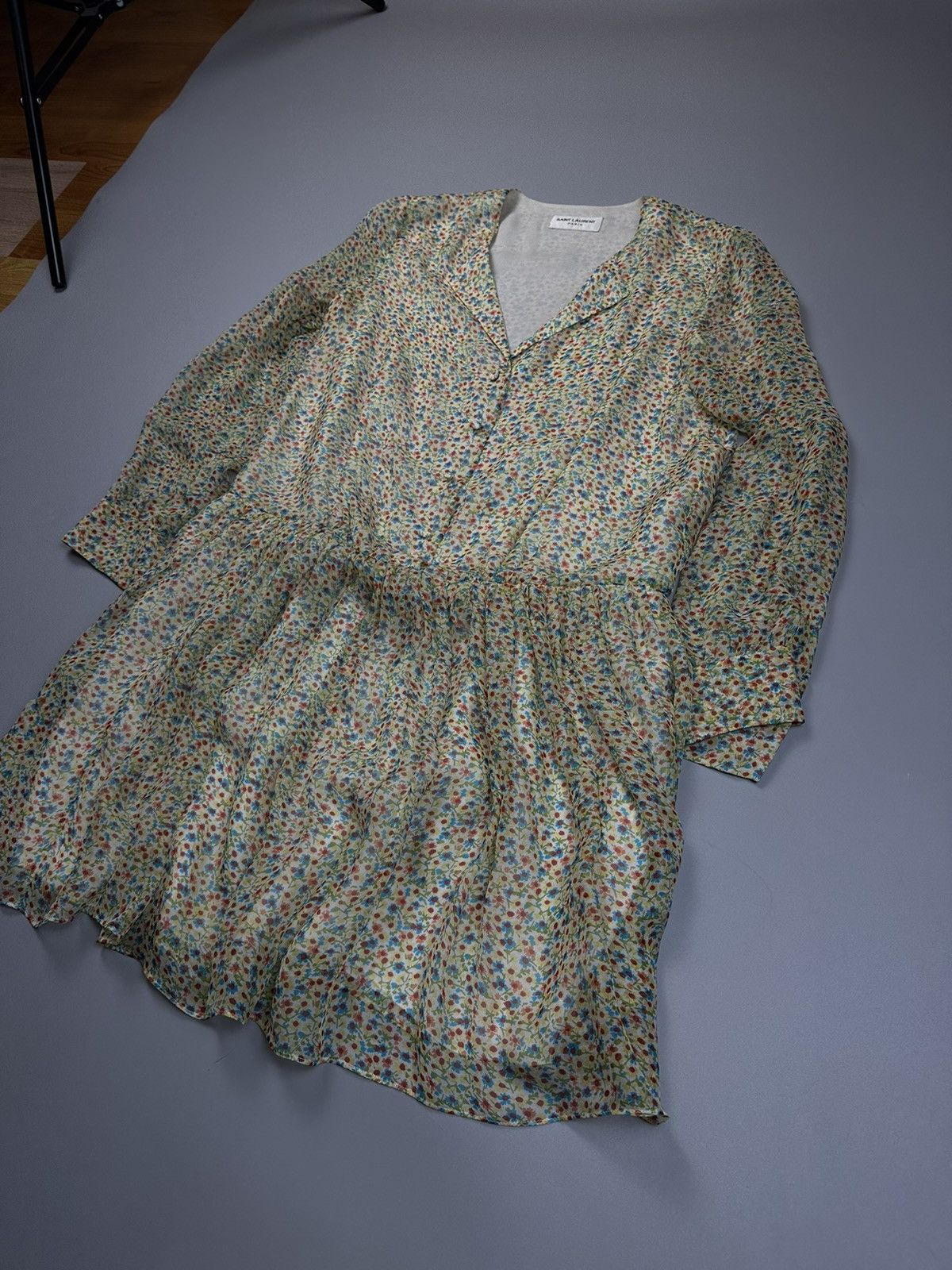 Saint Laurent Paris Saint Laurent Paris Silk Flower Button Up Dress Size M / US 6-8 / IT 42-44 - 4 Thumbnail