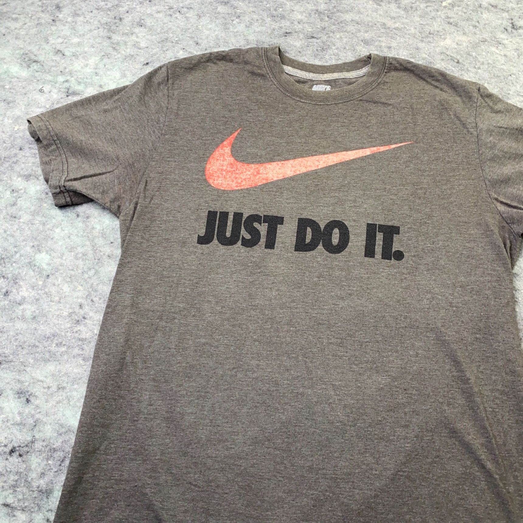 Nike Nike Mens Shirt L Grey Just Do it Center Swoosh Cotton Polyester Blend T-Shirt Men’s Short Sleeve Crew Neck Logo Vintage Look Size US L / EU 52-54 / 3 - 3 Thumbnail