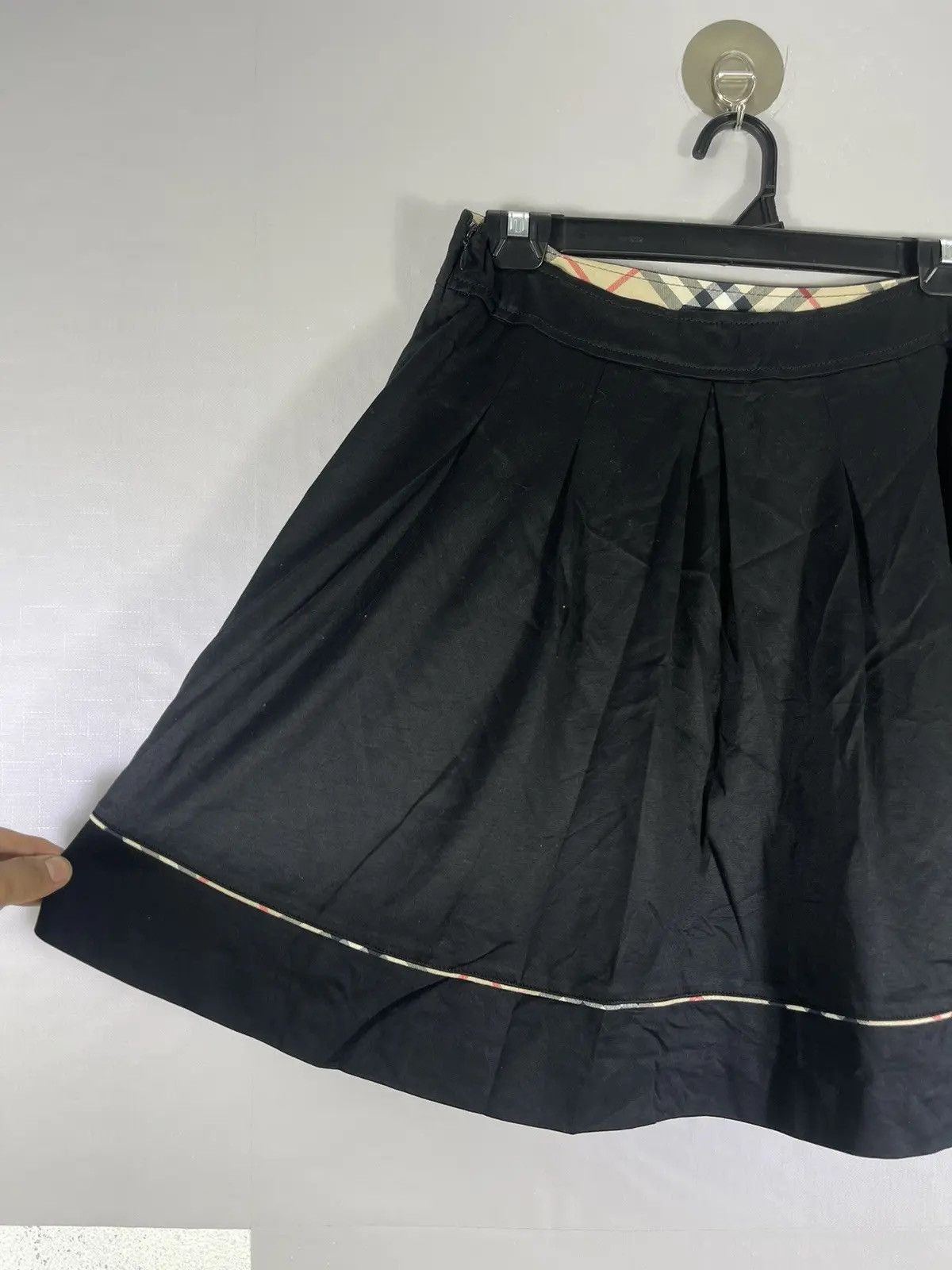 Burberry × Vintage Vintage BURBERRY LONDON Nova Check Made In Japan Skirt Size 28" / US 6 / IT 42 - 4 Thumbnail