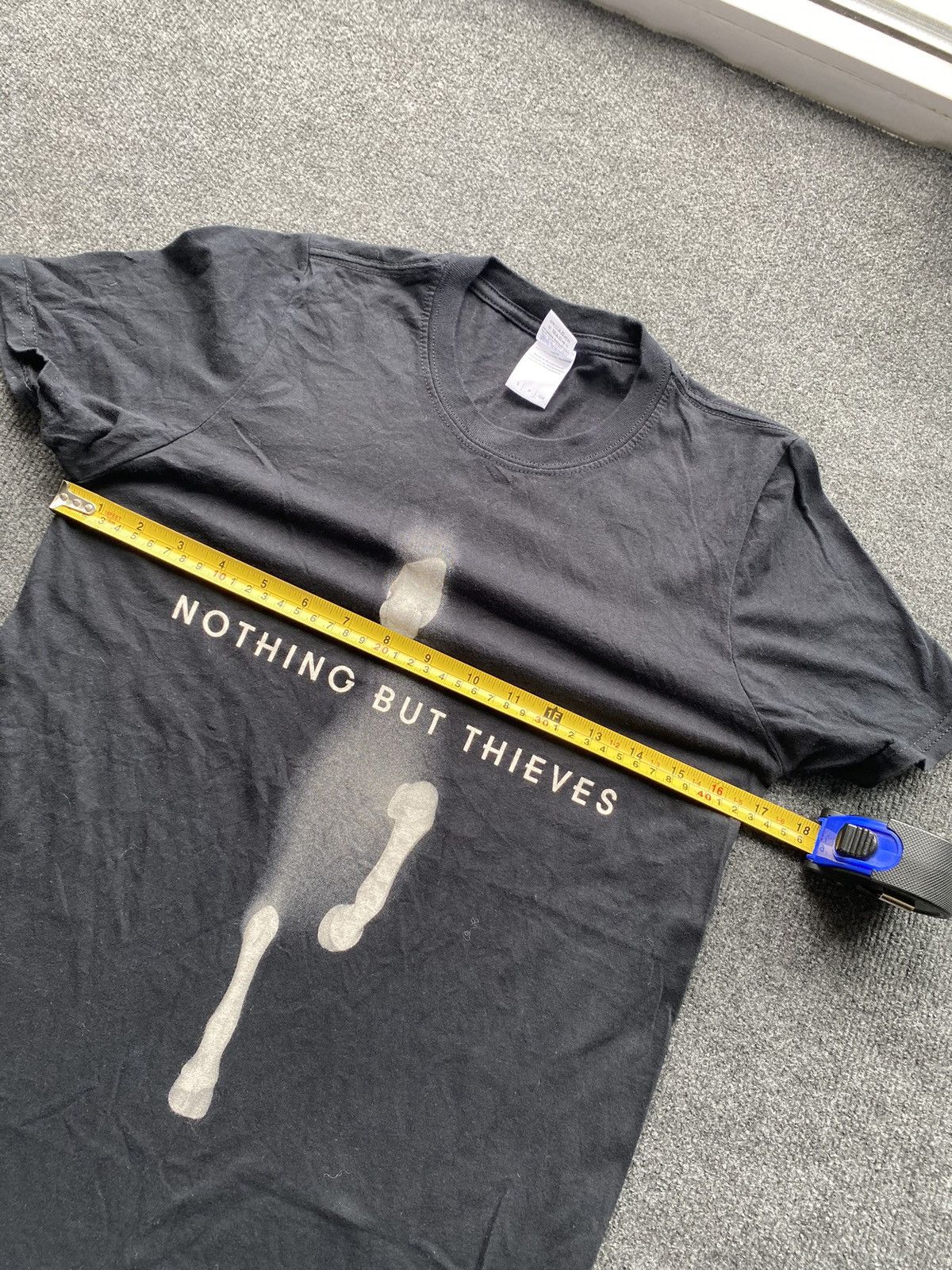 Band Tees 🔥Vntg Band Tour 2015 Nothing But Thieves Black tee s gildan Size US S / EU 44-46 / 1 - 4 Thumbnail