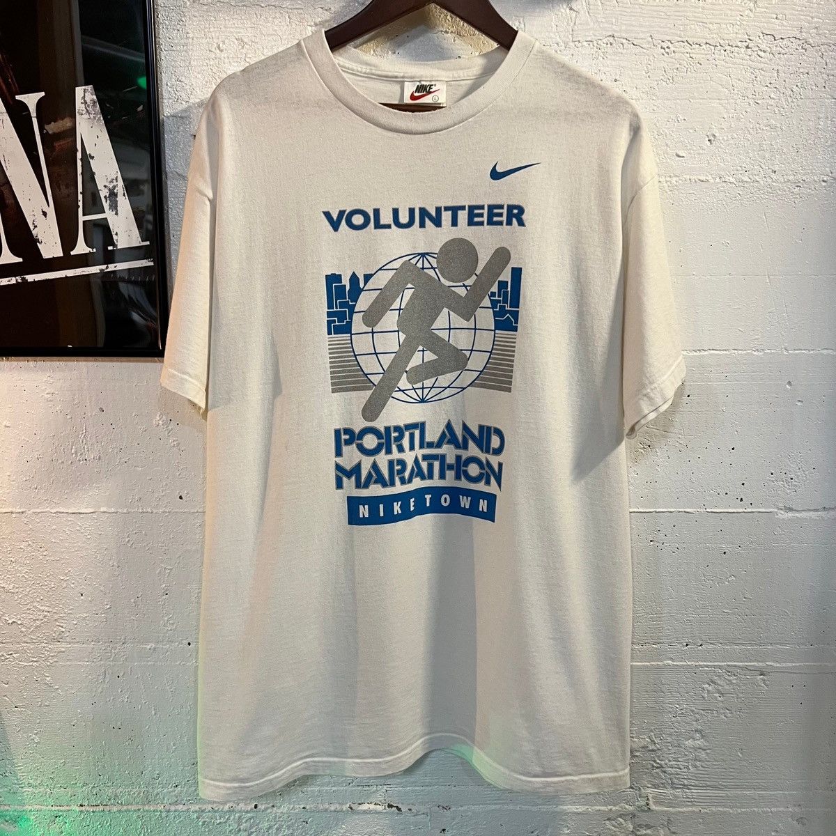Nike Vintage Nike Volunteer Portland Marathon Nike Town T-Shirt L Size US L / EU 52-54 / 3 - 1 Thumbnail