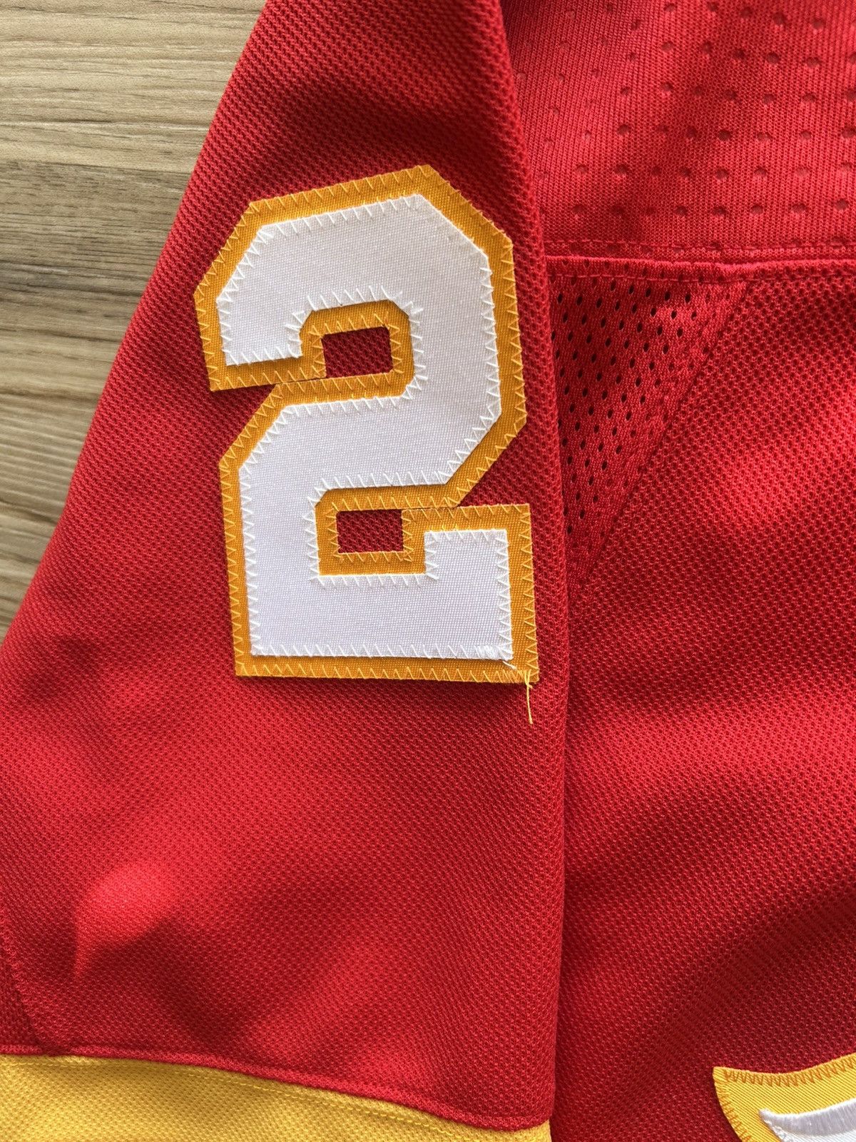 NHL Calgary Flames Elias Lindholm Autograph Jersey Size US XL / EU 56 / 4 - 8 Thumbnail