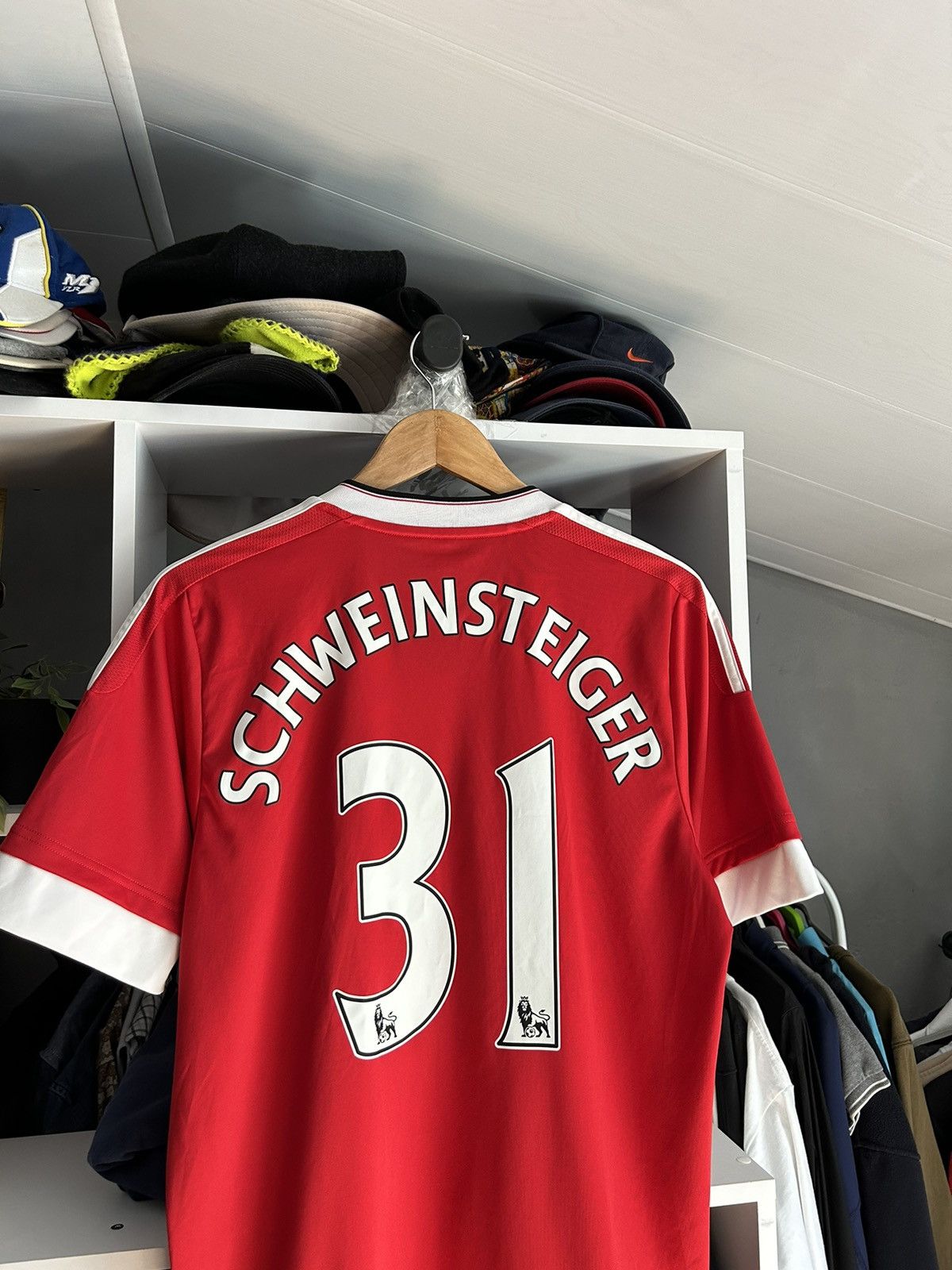 Adidas Manchester United SCHWEINSTEIGER #31 2015/16 Home Adidas Size US M / EU 48-50 / 2 - 2 Thumbnail