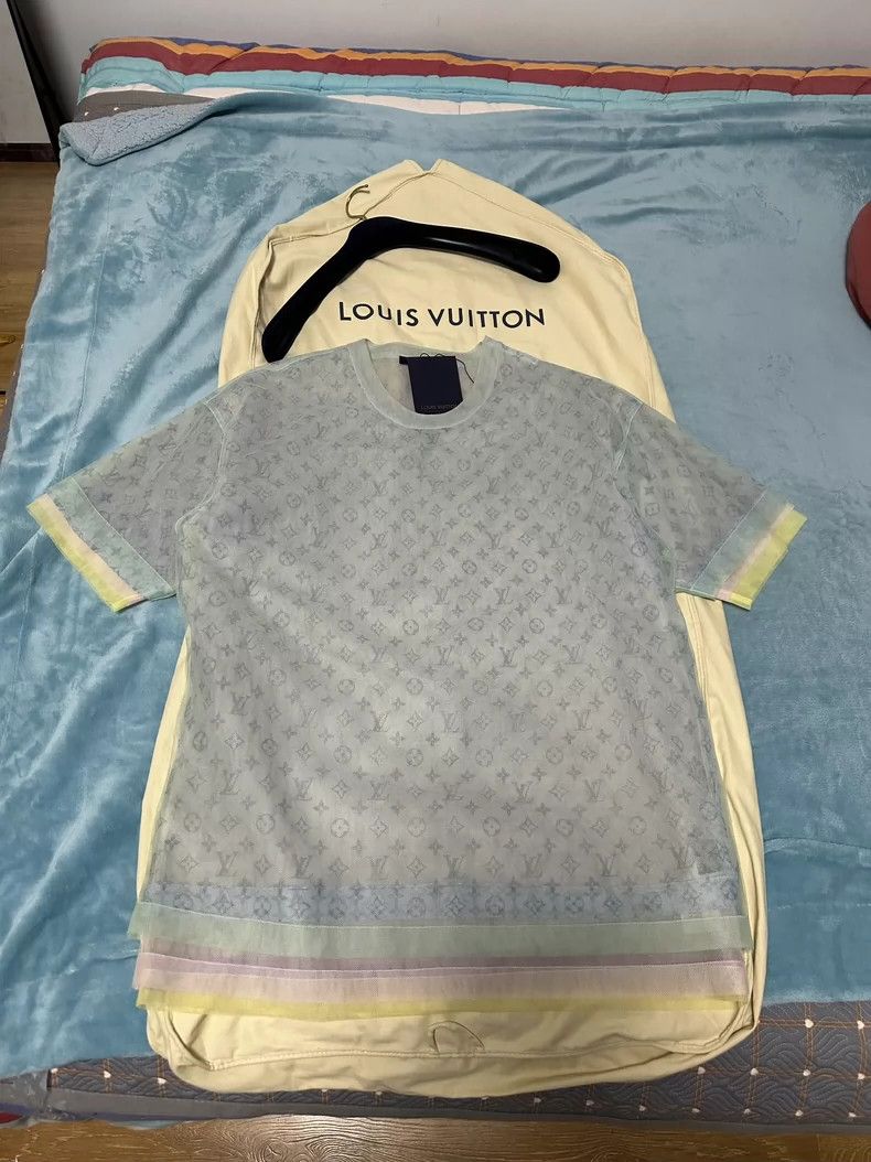 Louis Vuitton Louis Vuitton Silk yarn round collar casual short sleeve 25 Size US L / EU 52-54 / 3 - 1 Thumbnail