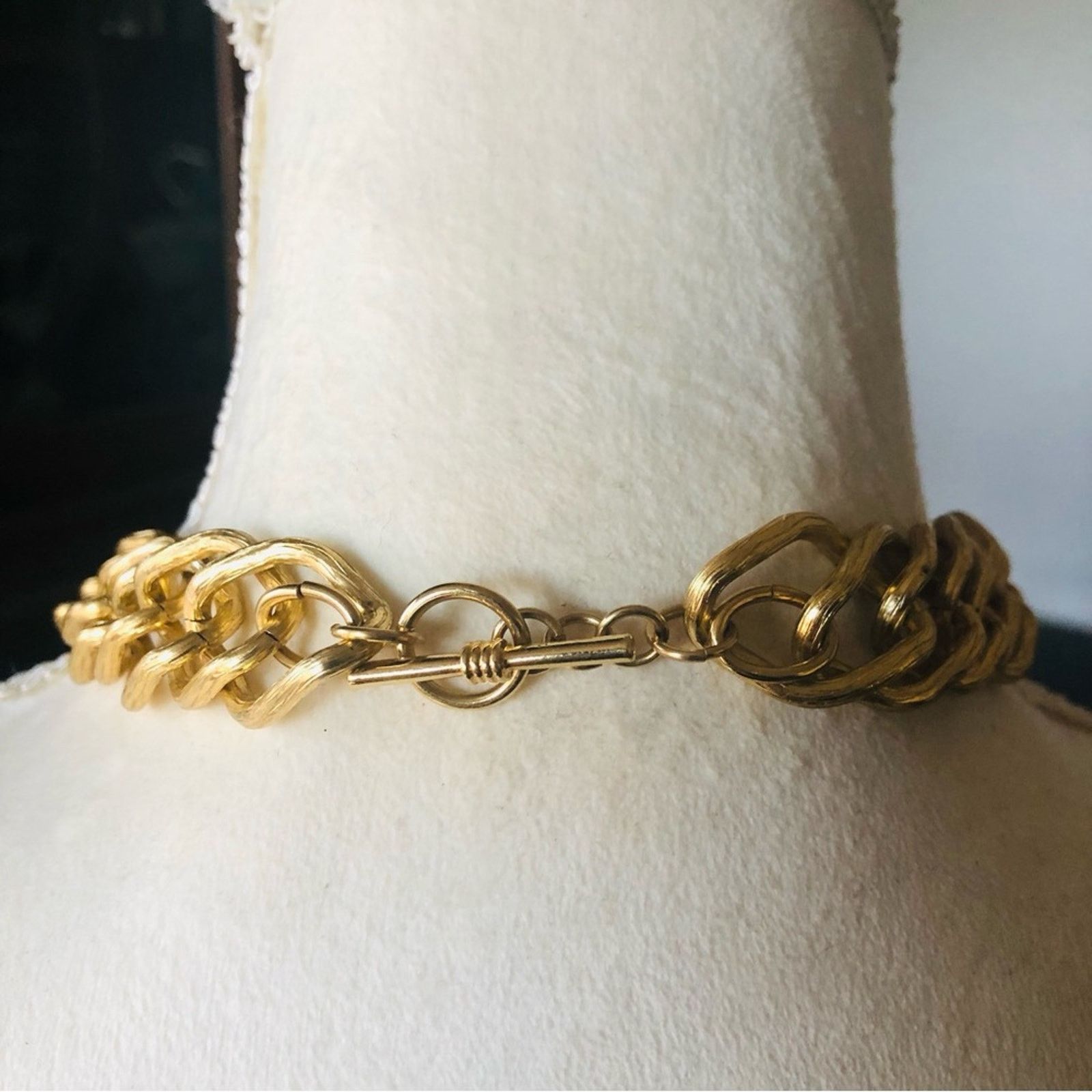 Vintage Vintage Avon gold plated chain link choker necklace Size ONE SIZE - 7 Thumbnail