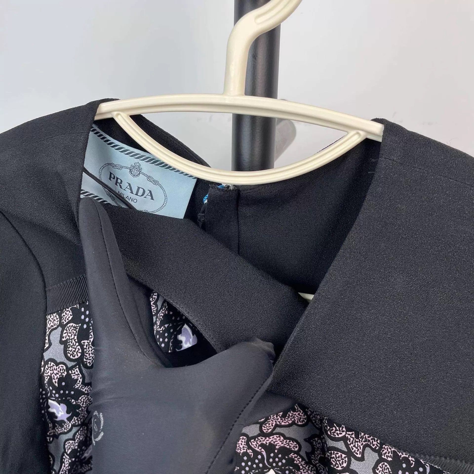 Prada Prada Black Colorblock Crew Neck Short-Sleeve Dress 38 Size XS / US 0-2 / IT 36-38 - 6 Thumbnail