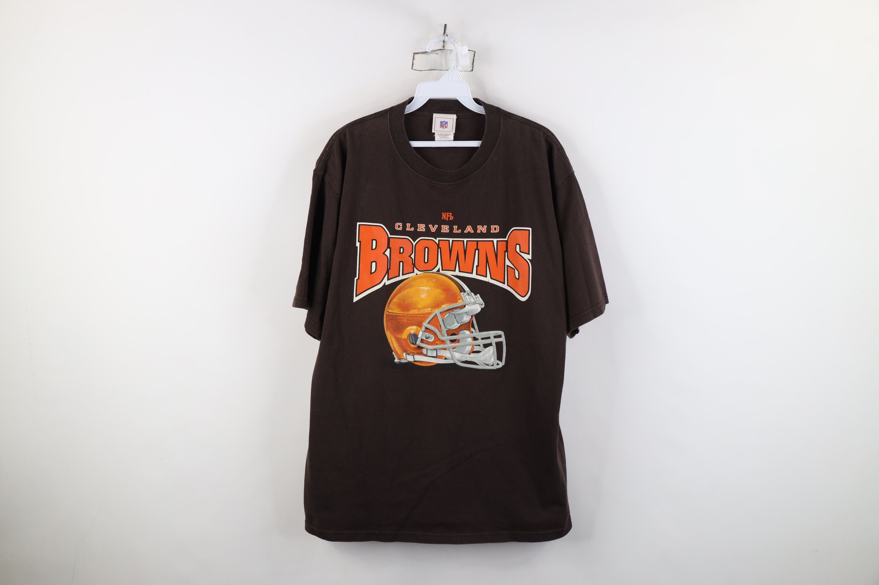 Vintage Vintage Y2K NFL Cleveland Football Helmet T-Shirt Brown Size US L / EU 52-54 / 3 - 1 Thumbnail