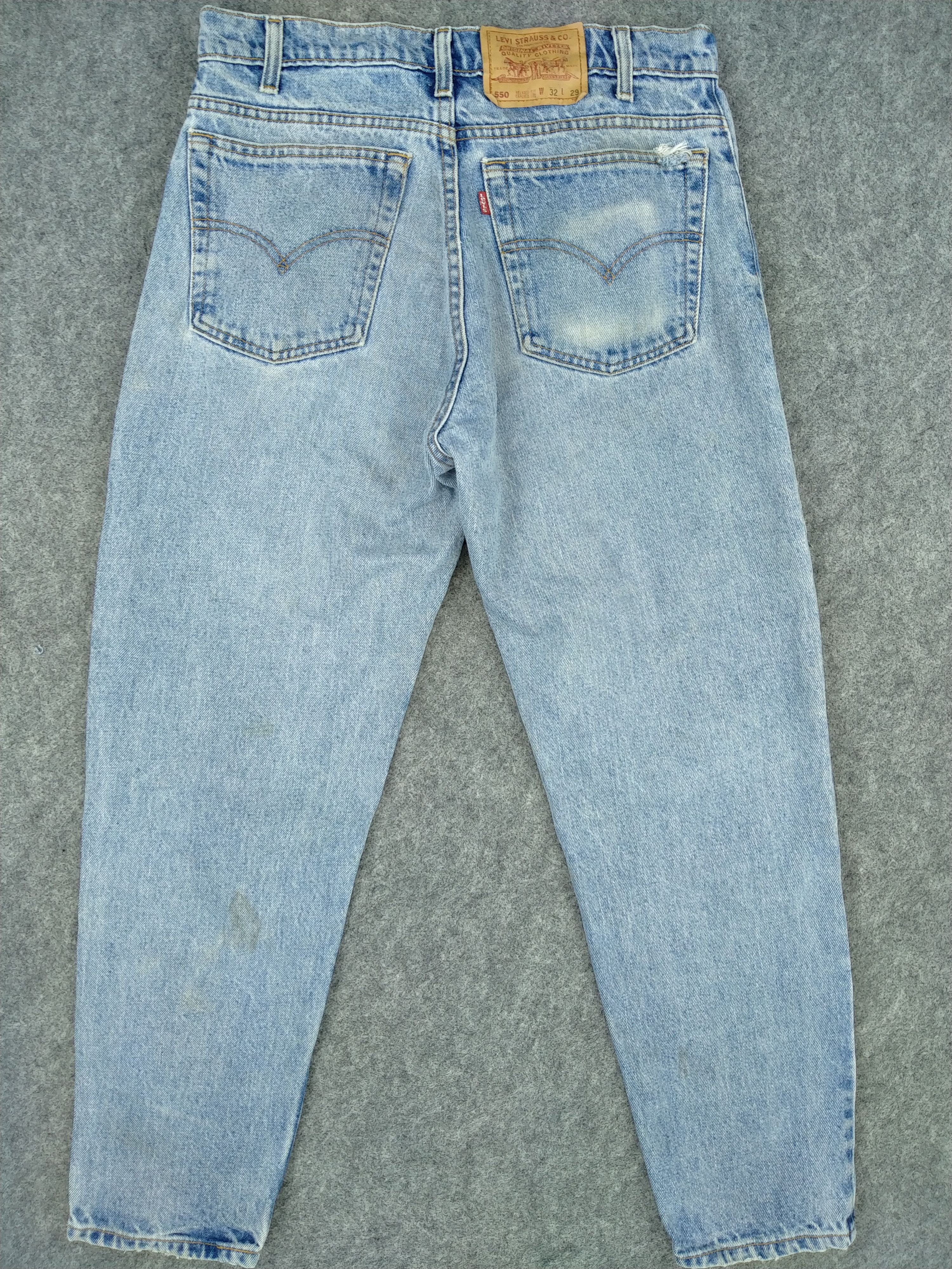 Japanese Brand 90s Blue Wash Vintage Levi's 550 Relaxed Denim 32x28.5 JN436 Size US 32 / EU 48 - 2 Thumbnail